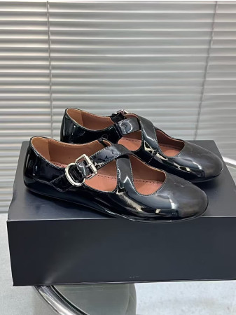 UA ALAÏA CRISS CROSS BALLET FLATS