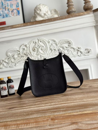 Hermès Evelyne Bag 16CM