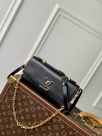 LV Wallet on Chain Capucines M12143 23 x 12 x 4 cm