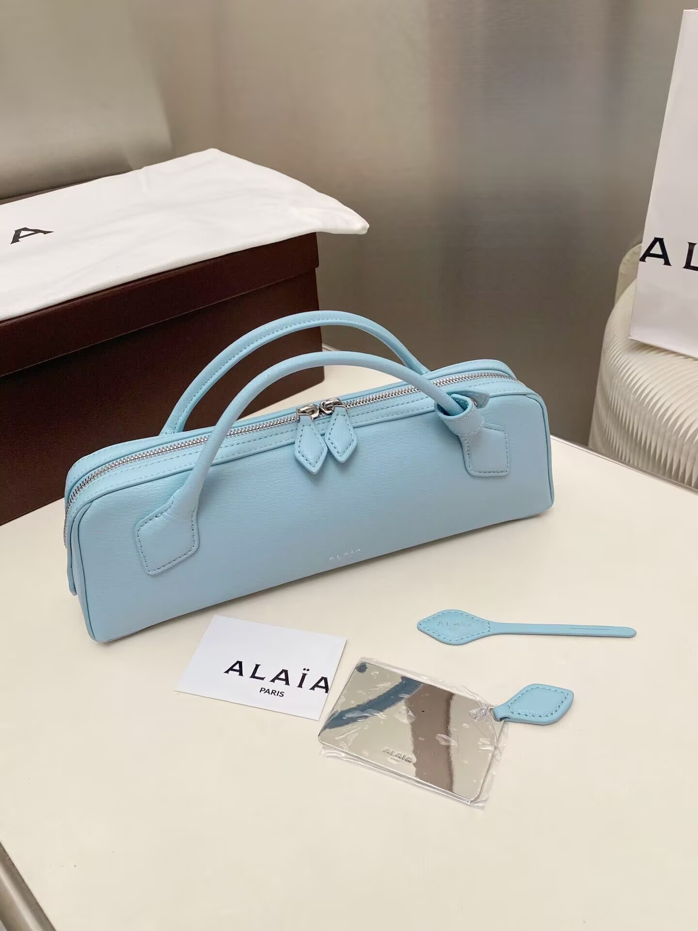 ALAÏA Le Teckel Clutch 31x17x10 cm
