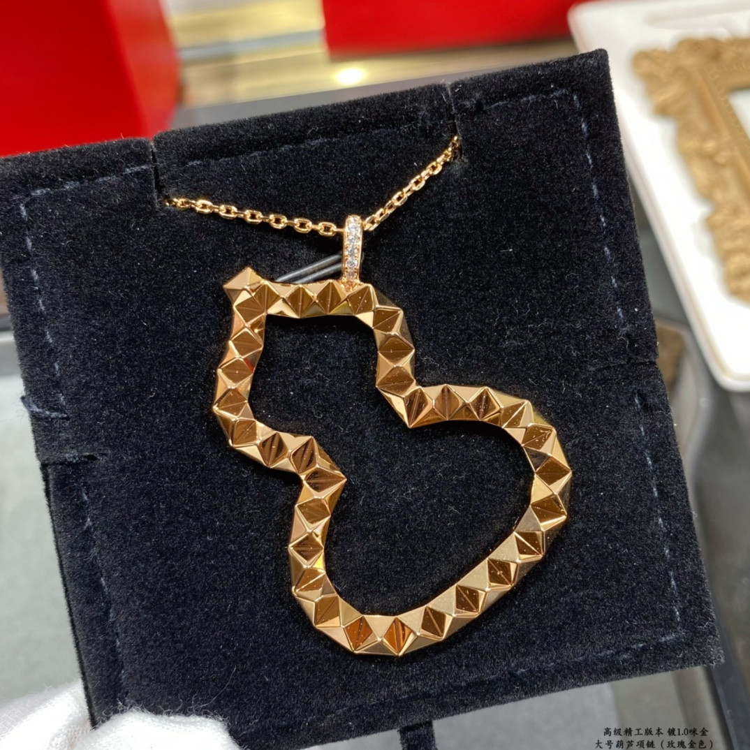 Qeelin Large Gourd Necklace
