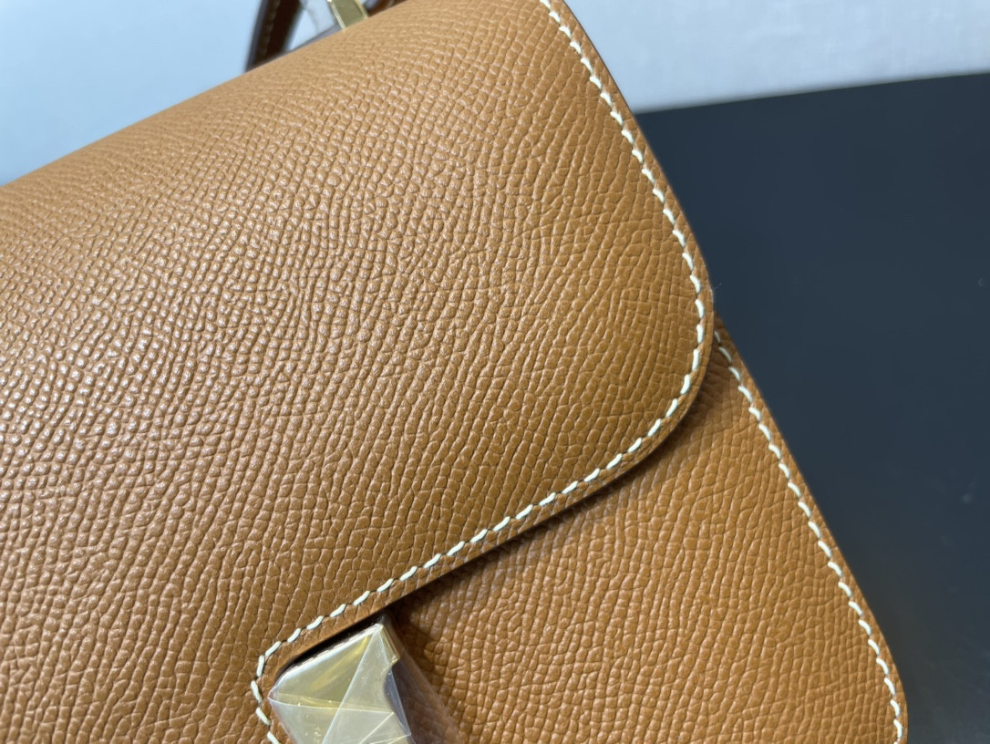 Hermès Constance 19 Epsom Gold Hardware 7.25" x 6.25" x 2.25"