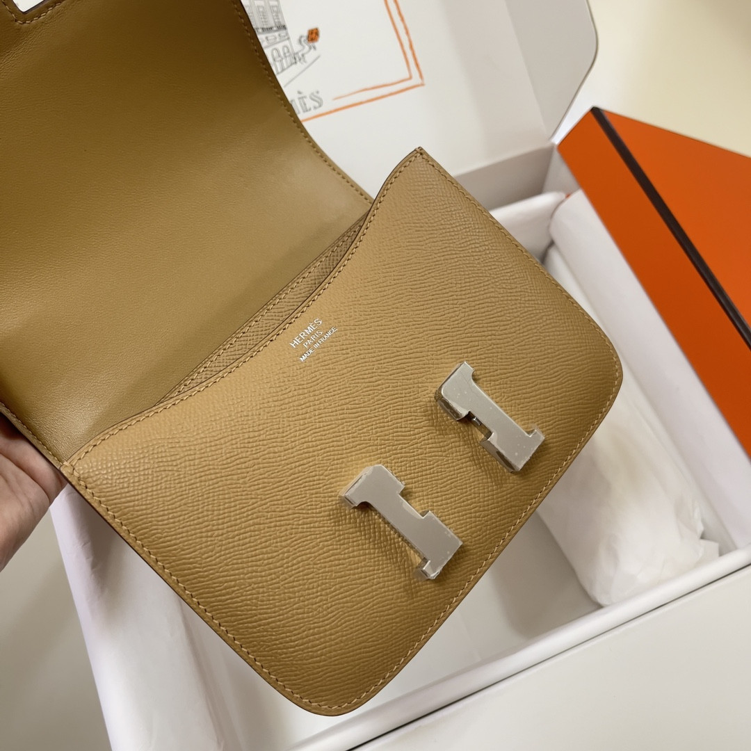 Hermès Constance 19 Epsom Silver Hardware 7.25" x 6.25" x 2.25"