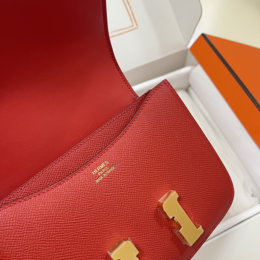 Hermès Constance 19 Epsom Gold Hardware 7.25" x 6.25" x 2.25"