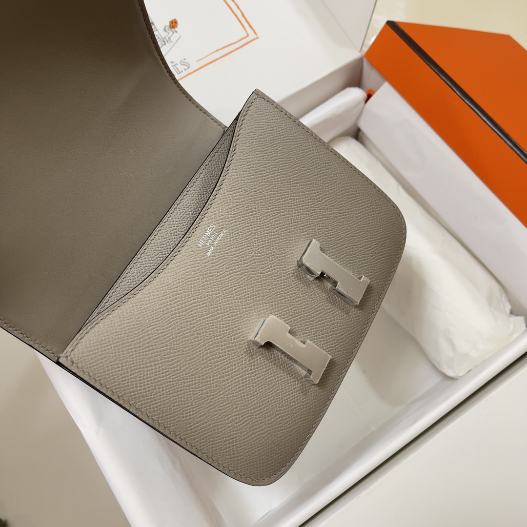 Hermès Constance 19 Epsom Silver Hardware 7.25" x 6.25" x 2.25"