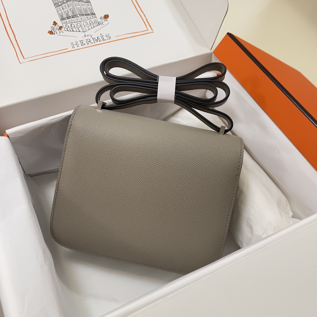 Hermès Constance 19 Epsom Silver Hardware 7.25" x 6.25" x 2.25"