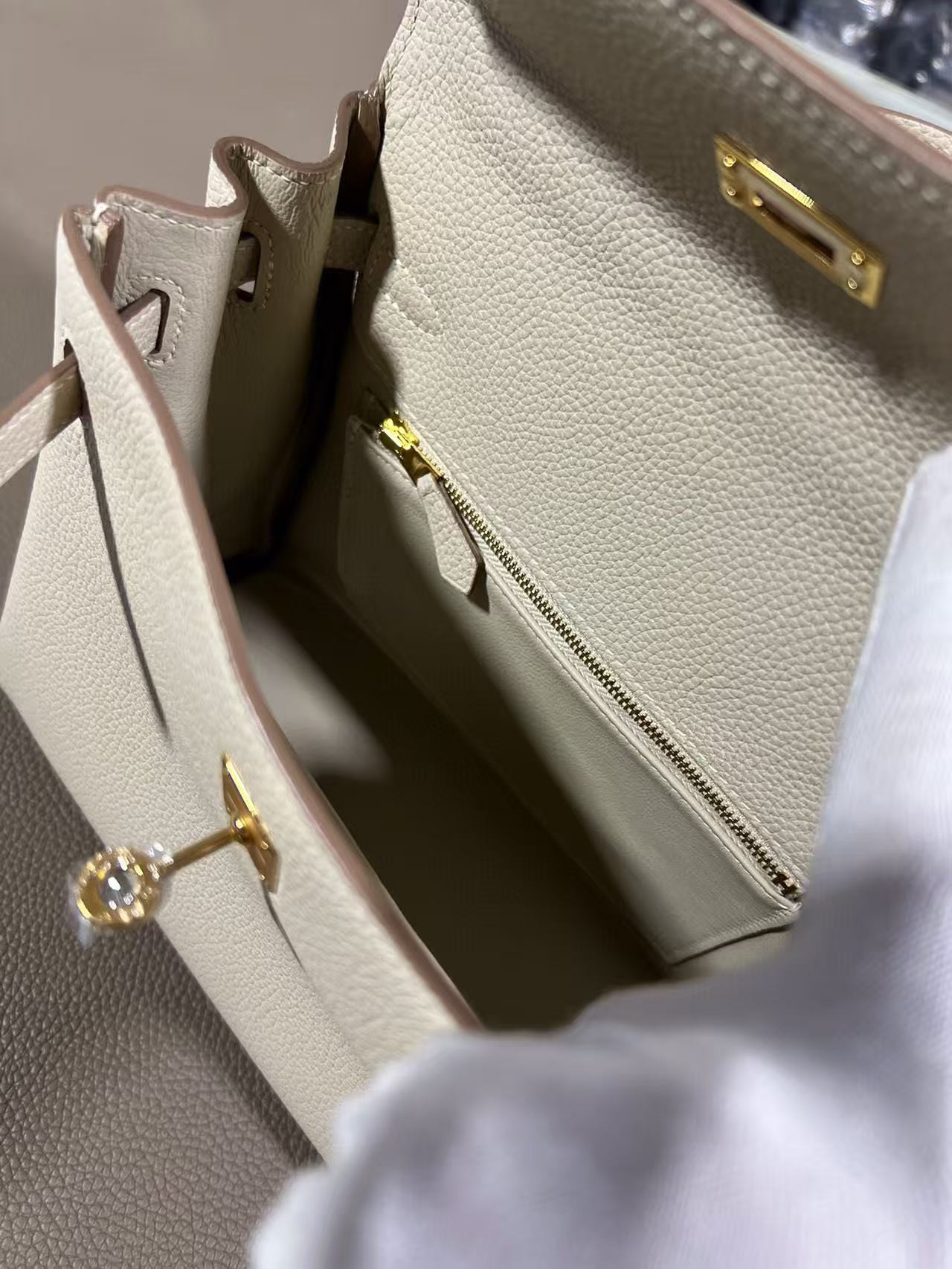 HERMÈS Kelly gold-tone Hardware 25 28