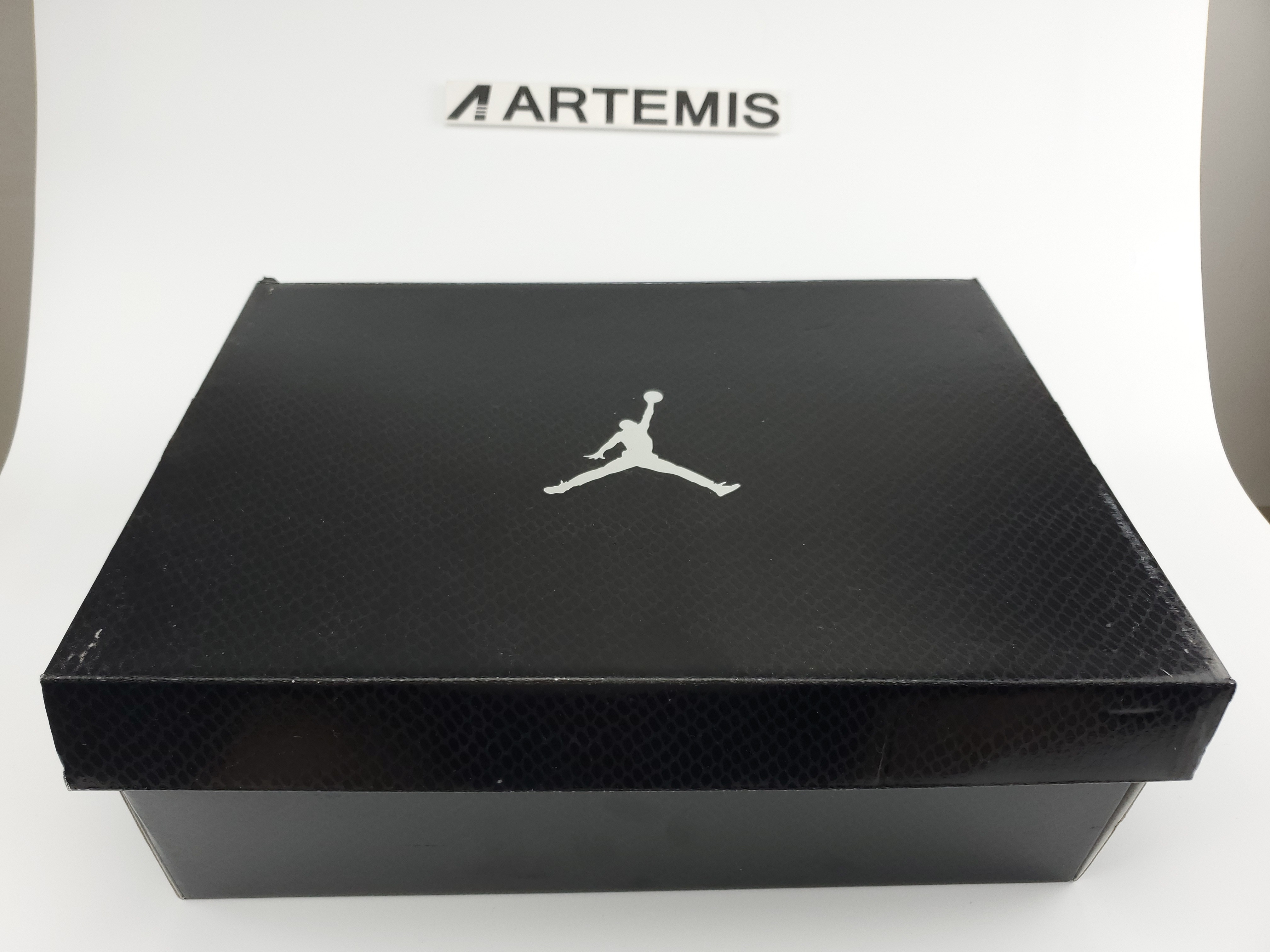 Air Jordan 11 Retro Low Snake Light Bone