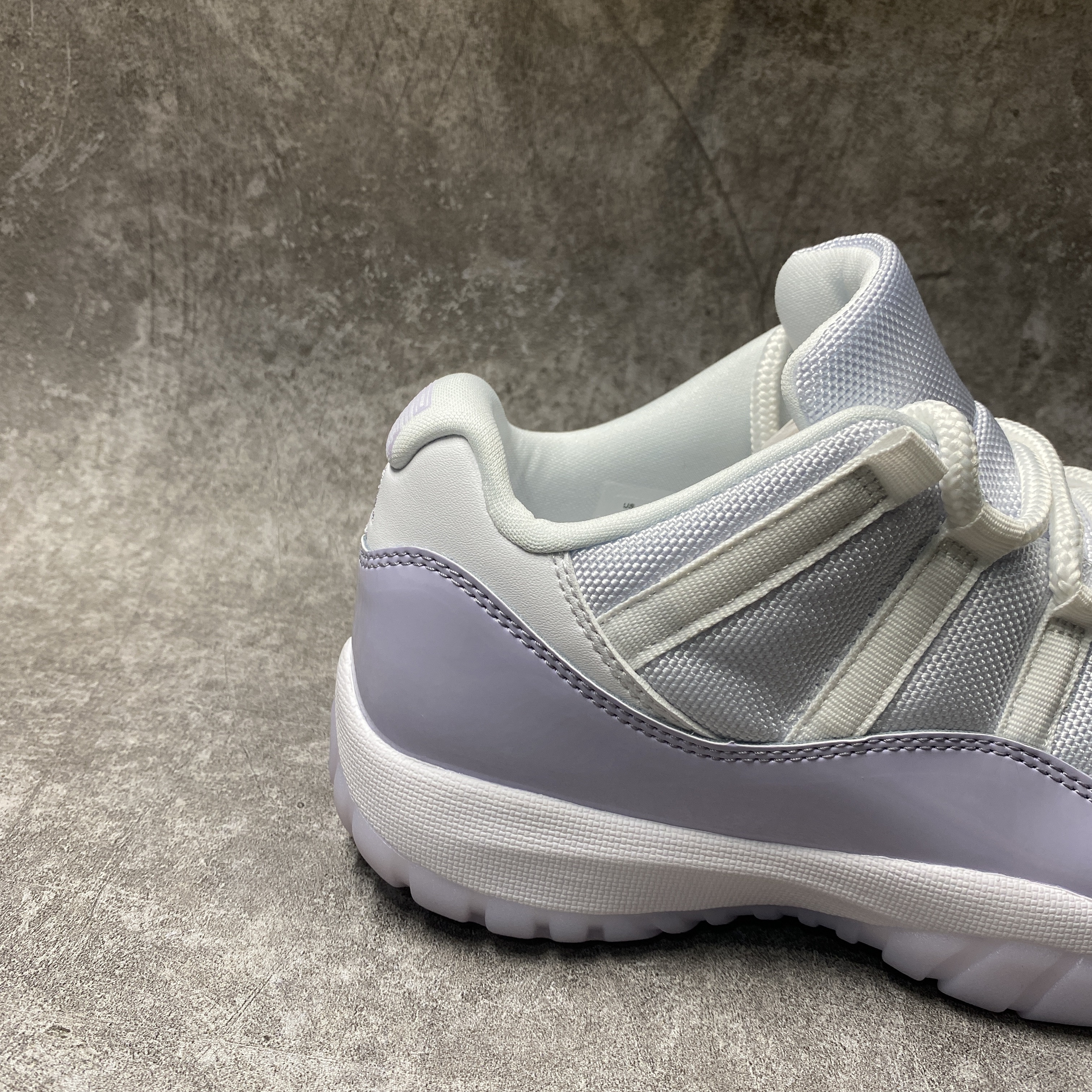 Air Jordan 11 Low Pure Violet