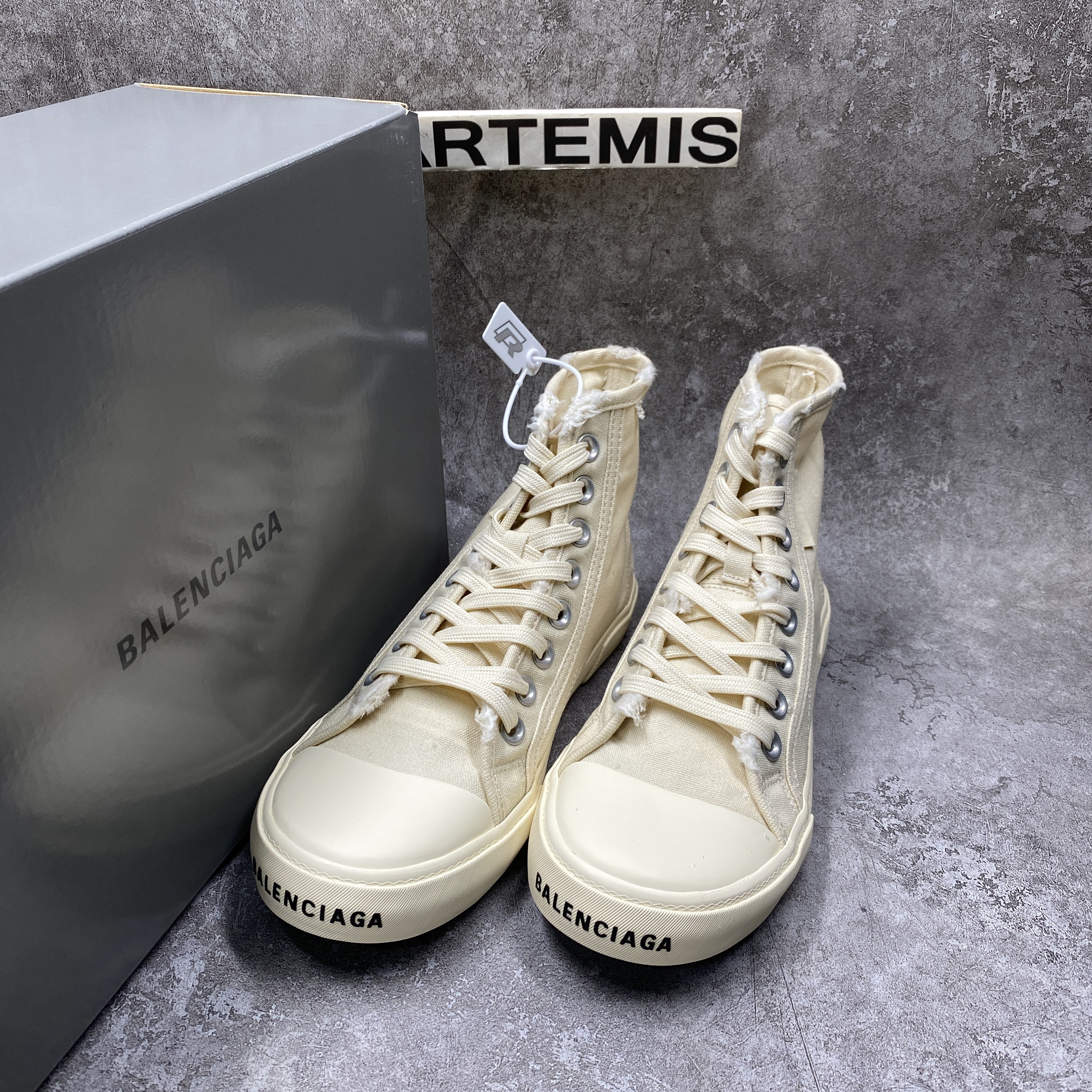 PARIS HIGH TOP SNEAKER IN WHITE