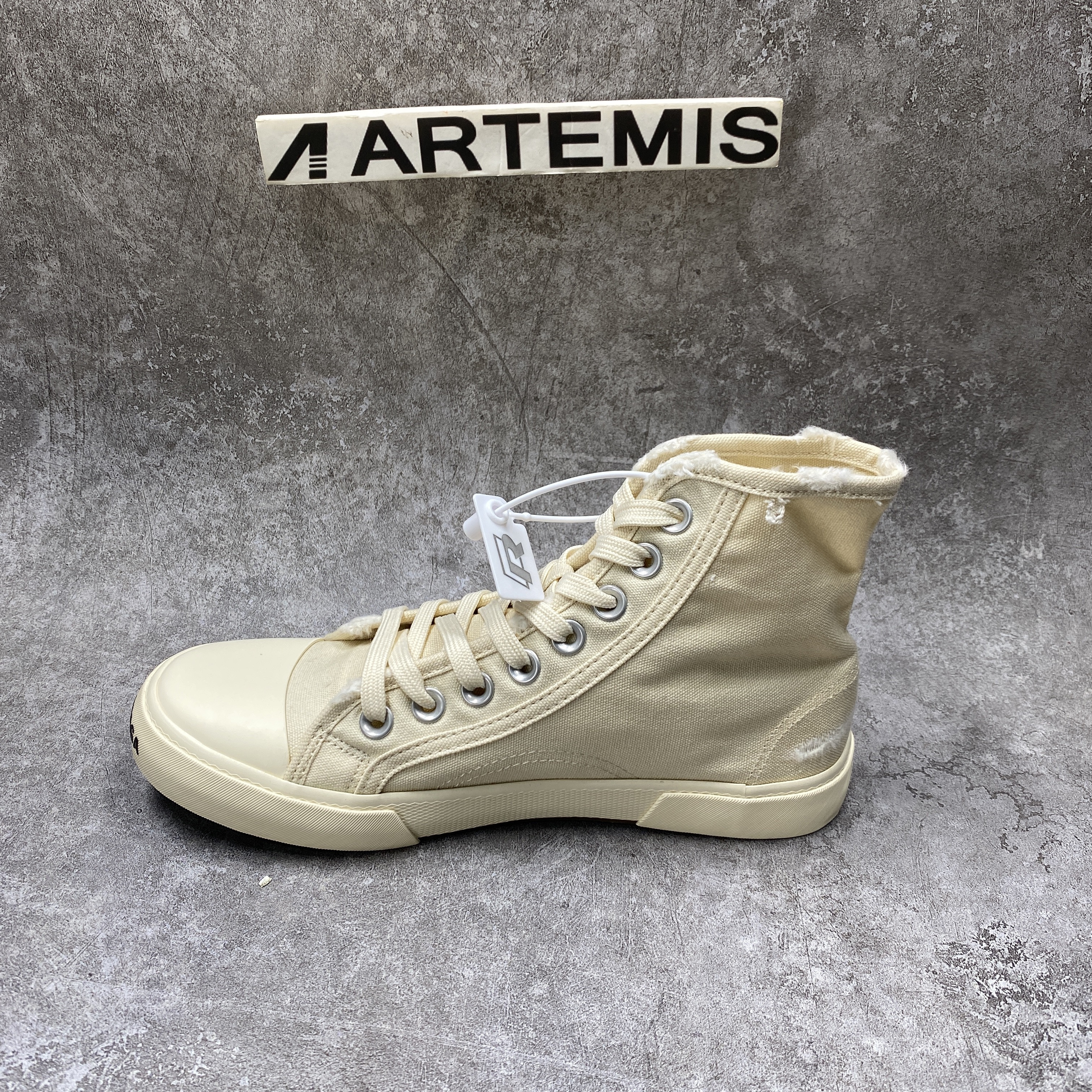 PARIS HIGH TOP SNEAKER IN WHITE