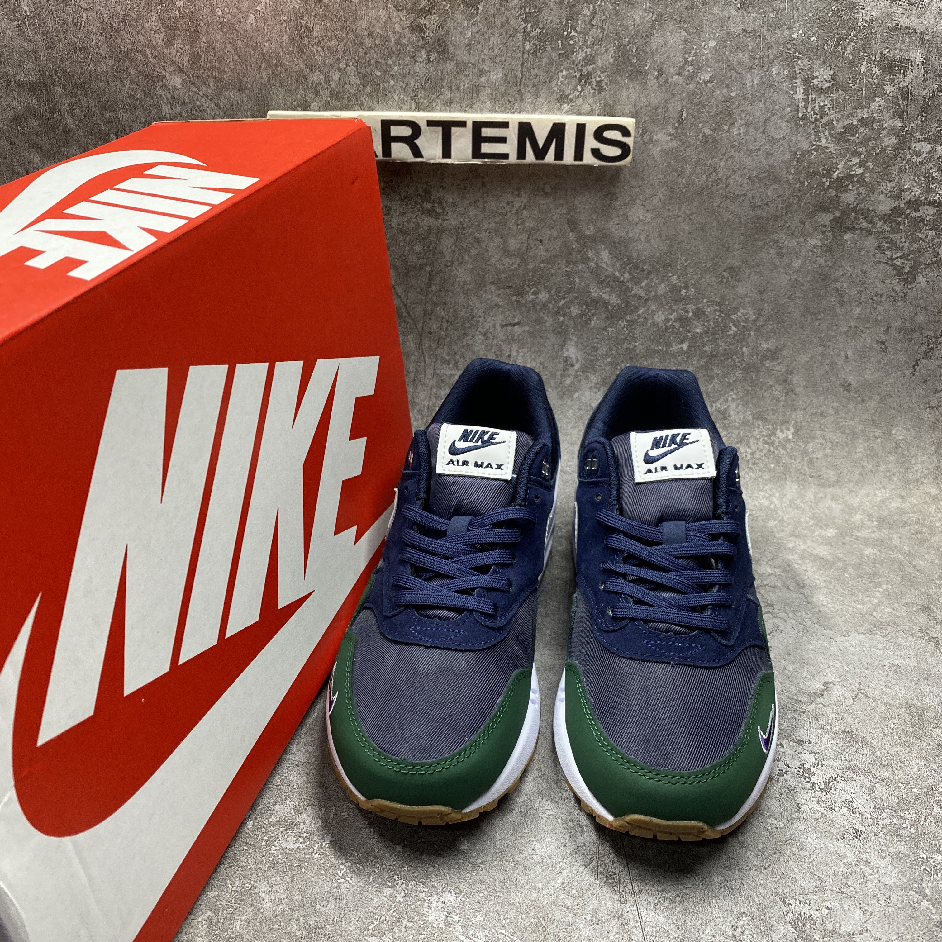 Nike Air Max 1 Obsidian Sneakers