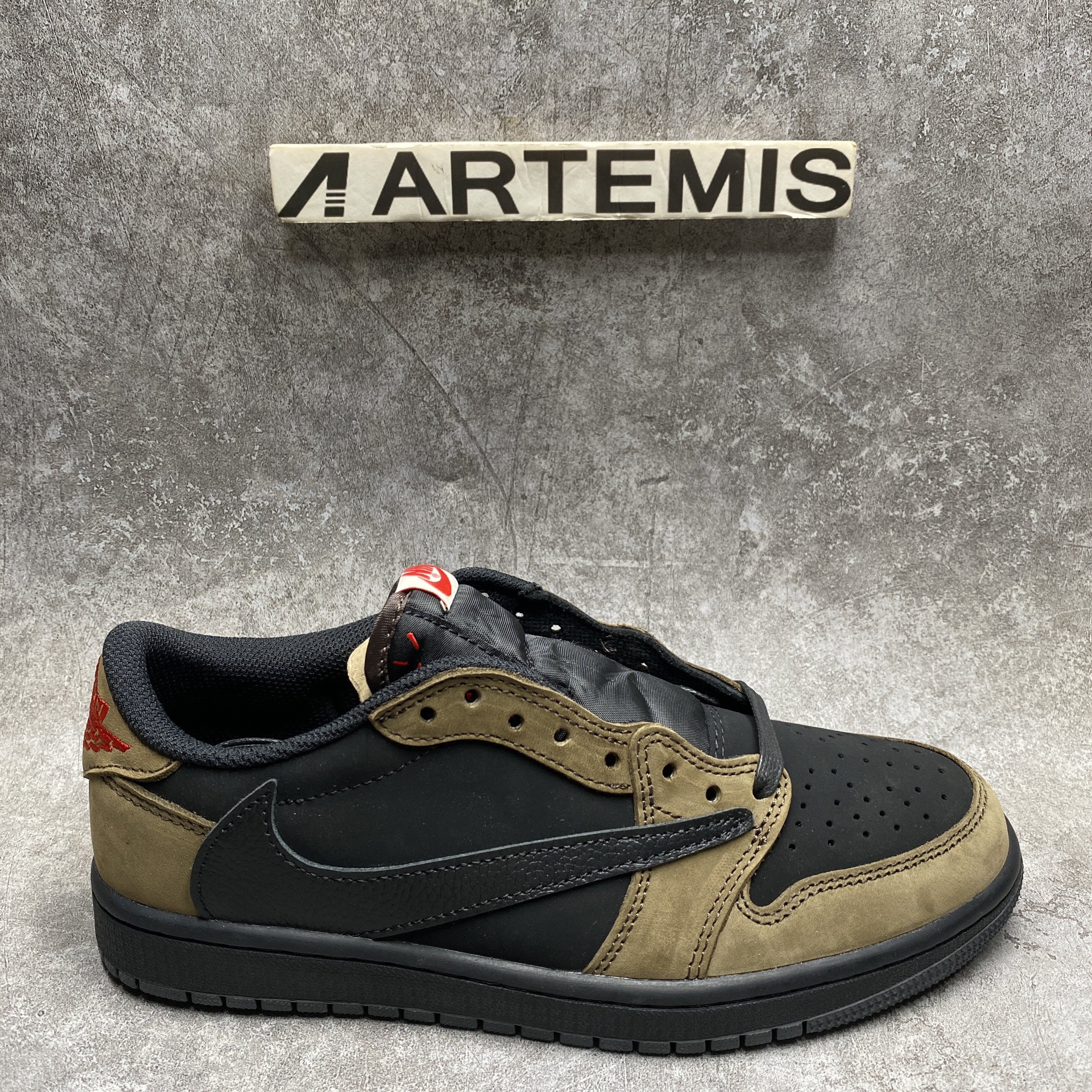 UA Travis Scott x Air Jordan 1 Low OG