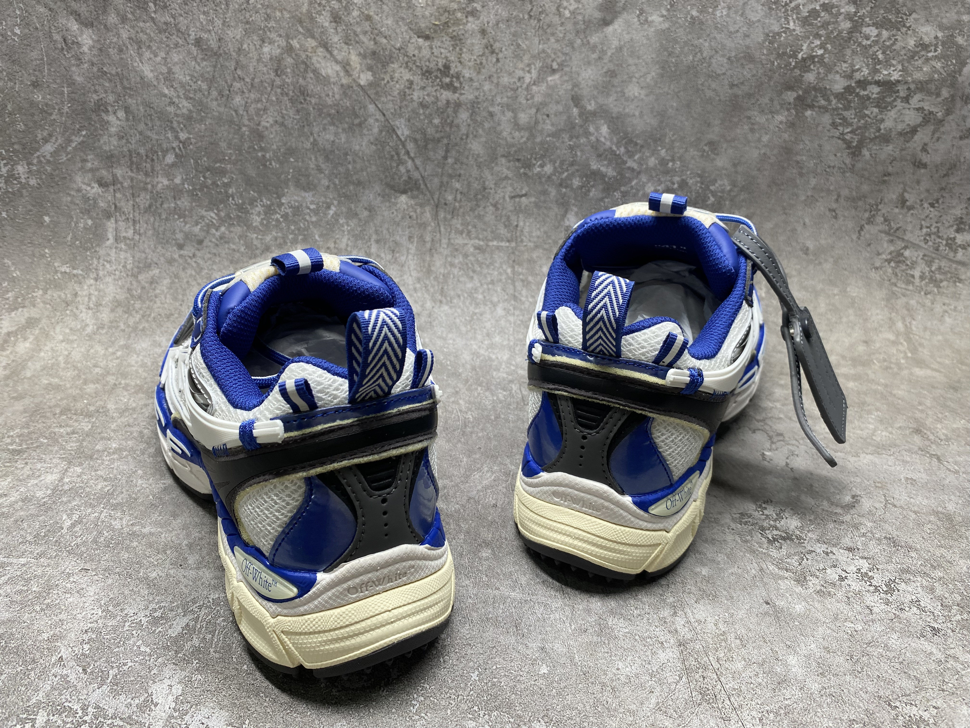 UA Off-White "BE RIGHT BACK"