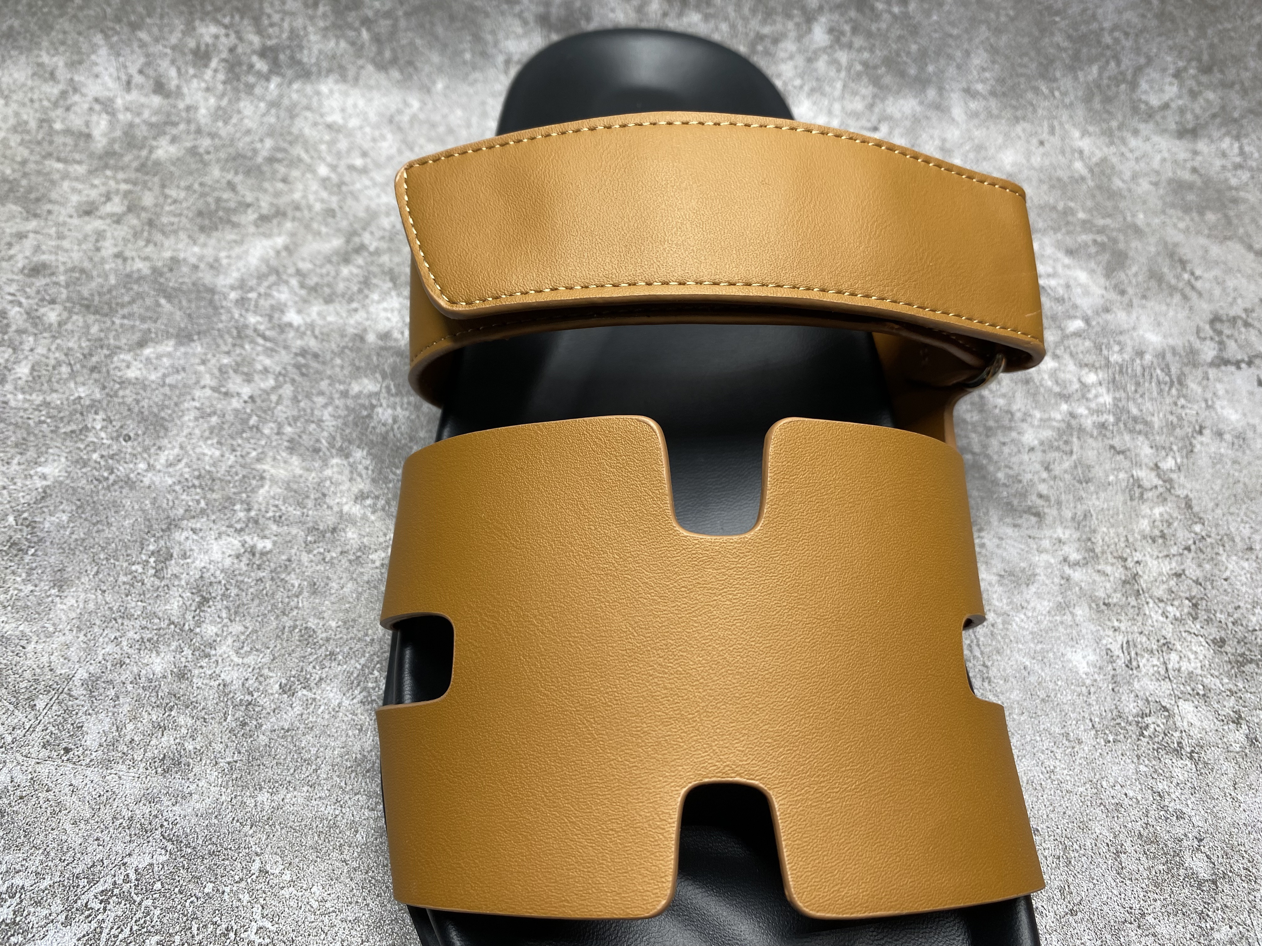 UA Hermès Chypre Sandal