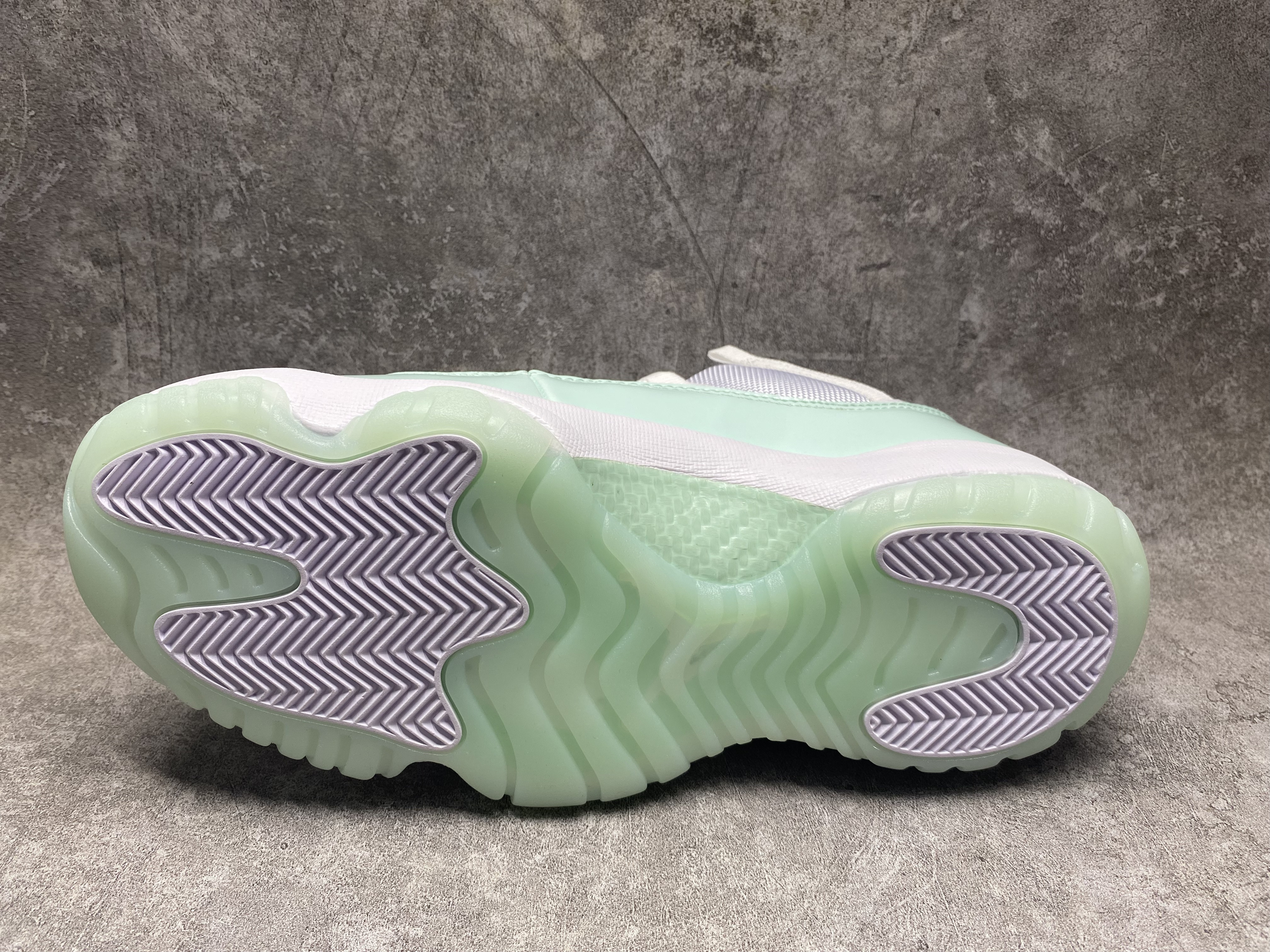 UA Jordan 11 Retro Low