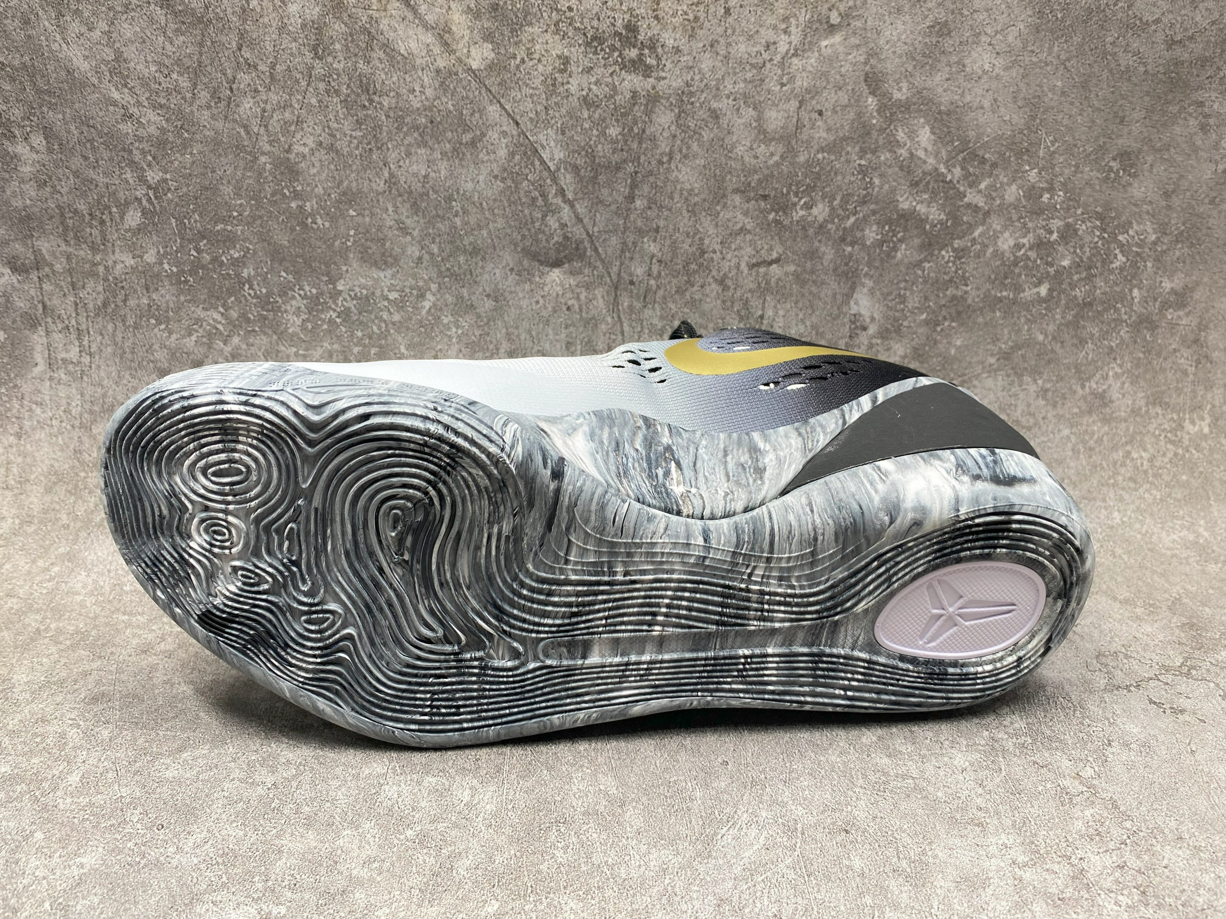 UA Nike Kobe 9 EM Low Protro