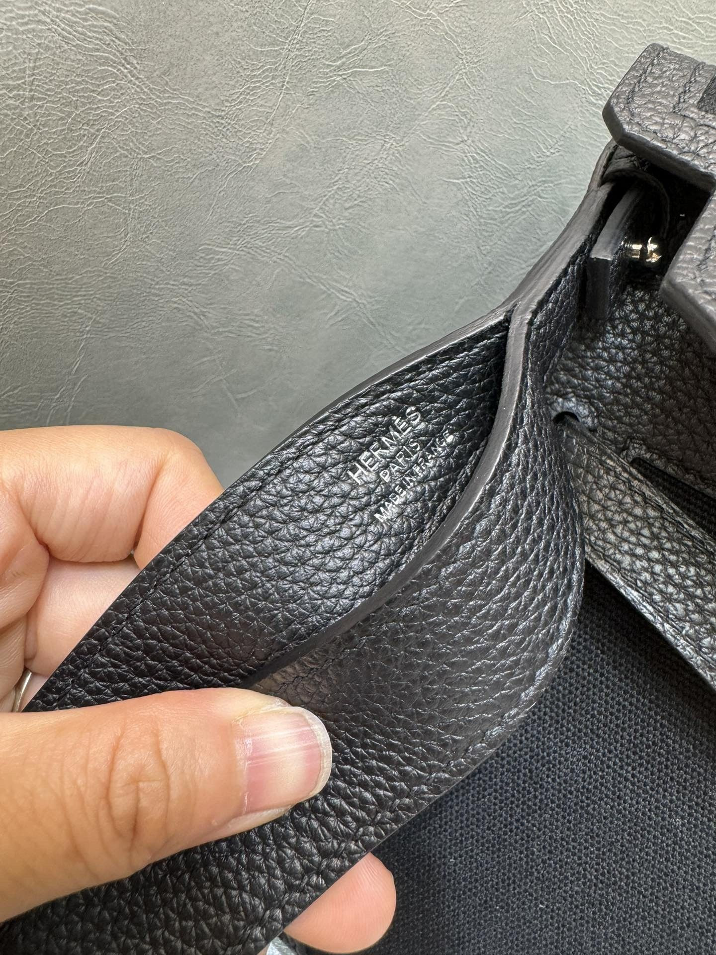 Hermès Kelly Depeches 25x18.5x4.5cm