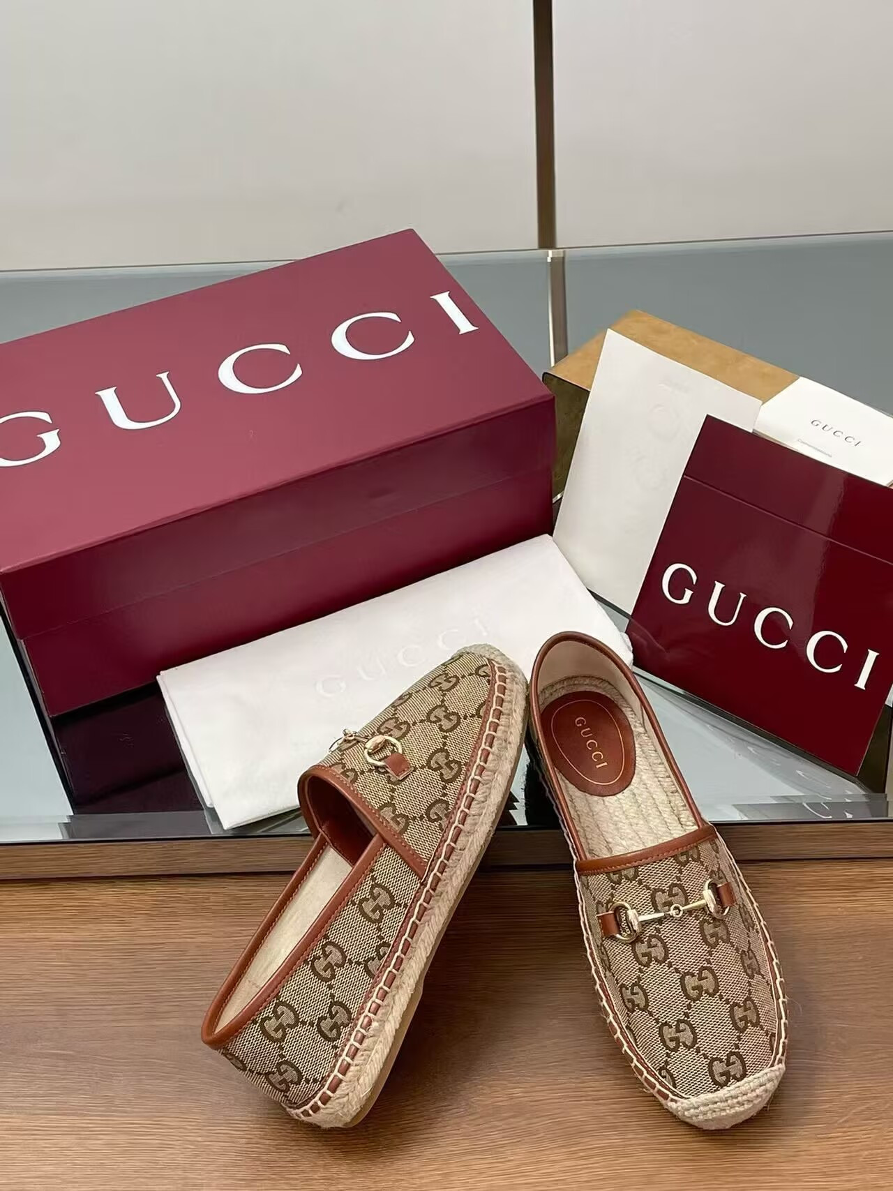 ua G*u*i espadrilles women