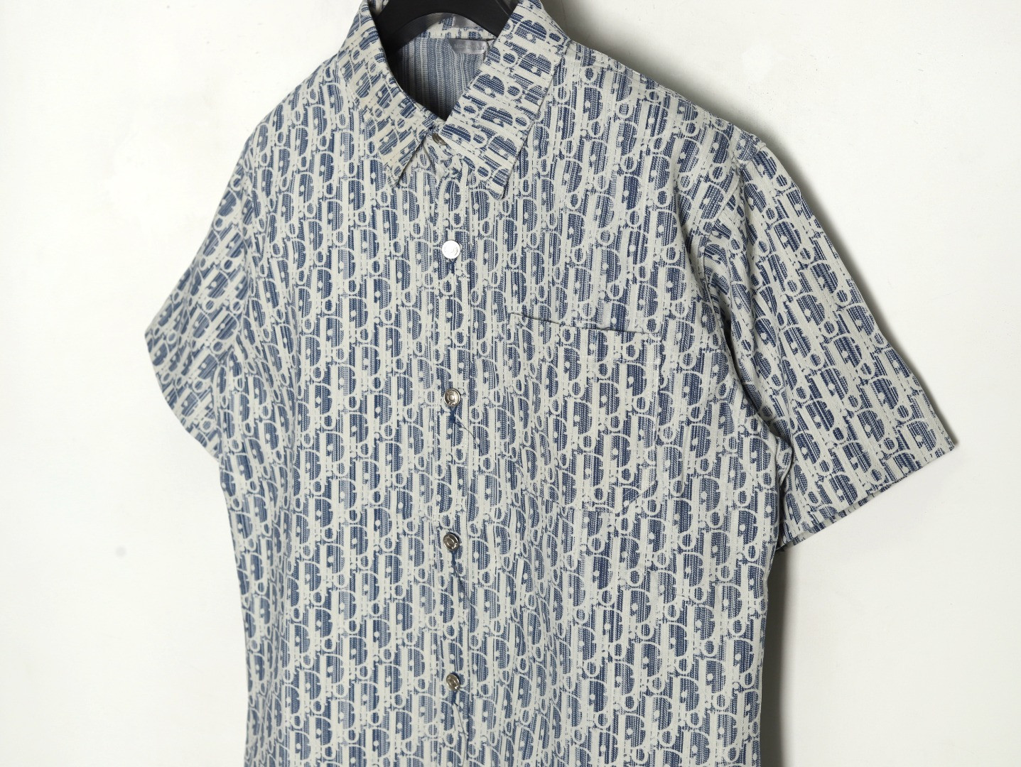 D*or short-sleeved shirts