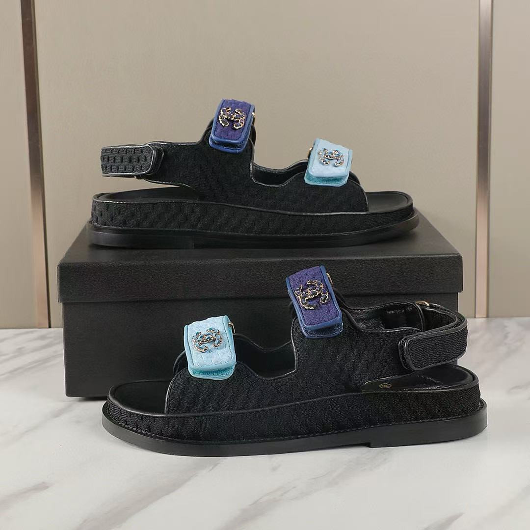 ua Ch*el sandals