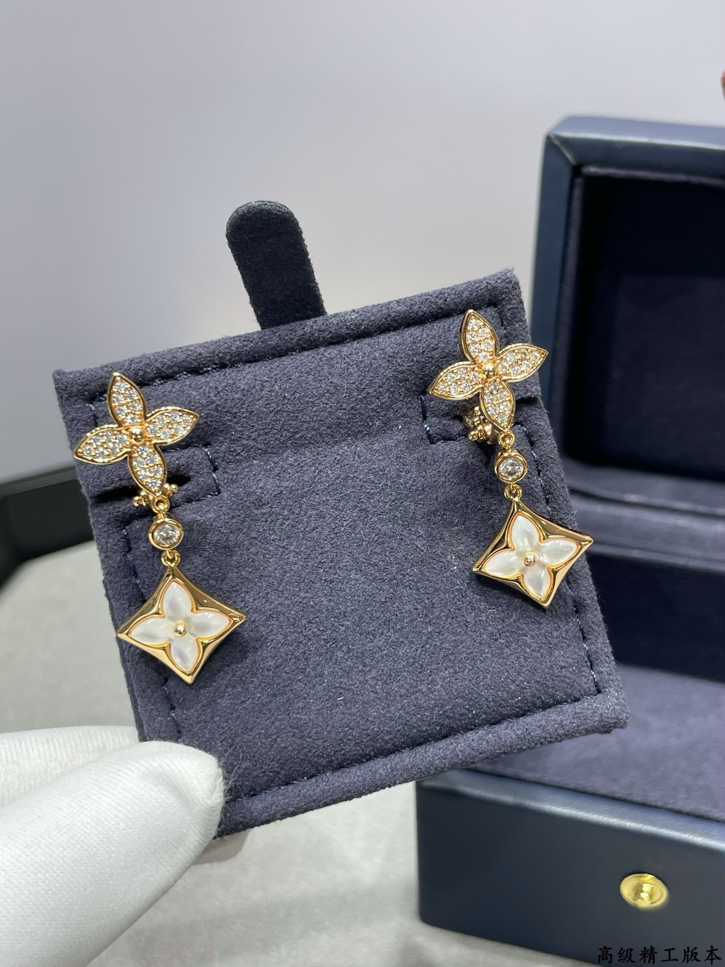 lv two flower Di*m*nd white shell earrings