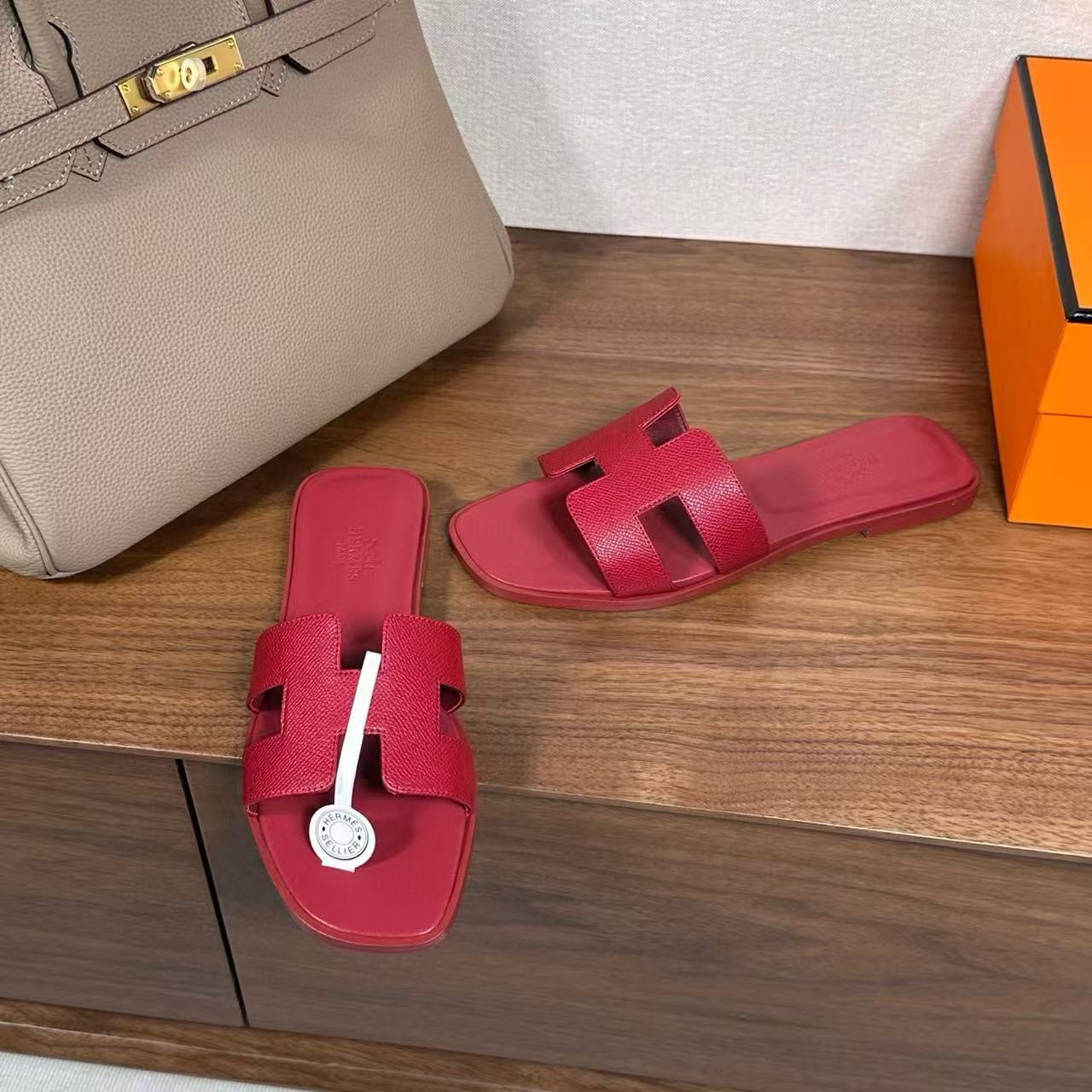 UA Hermès Oran sandal