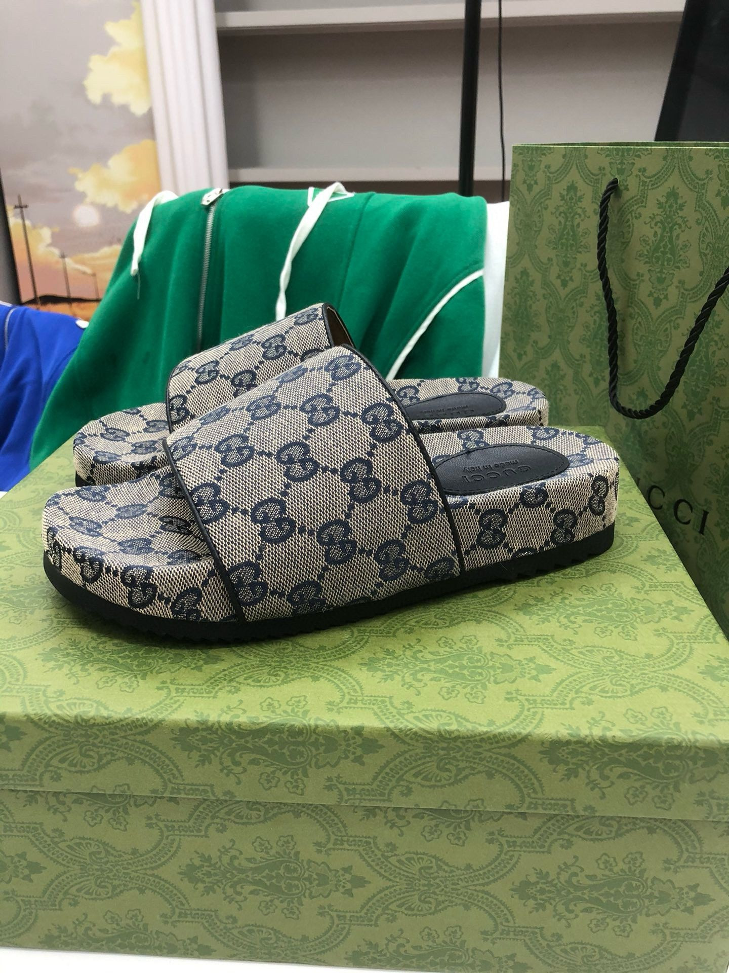ua G*u*i gg slide sandal