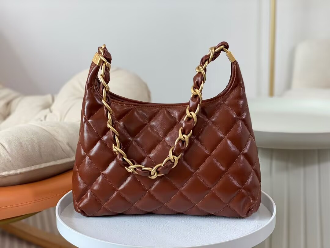 Ch*el hobo bag   30×28×11cm