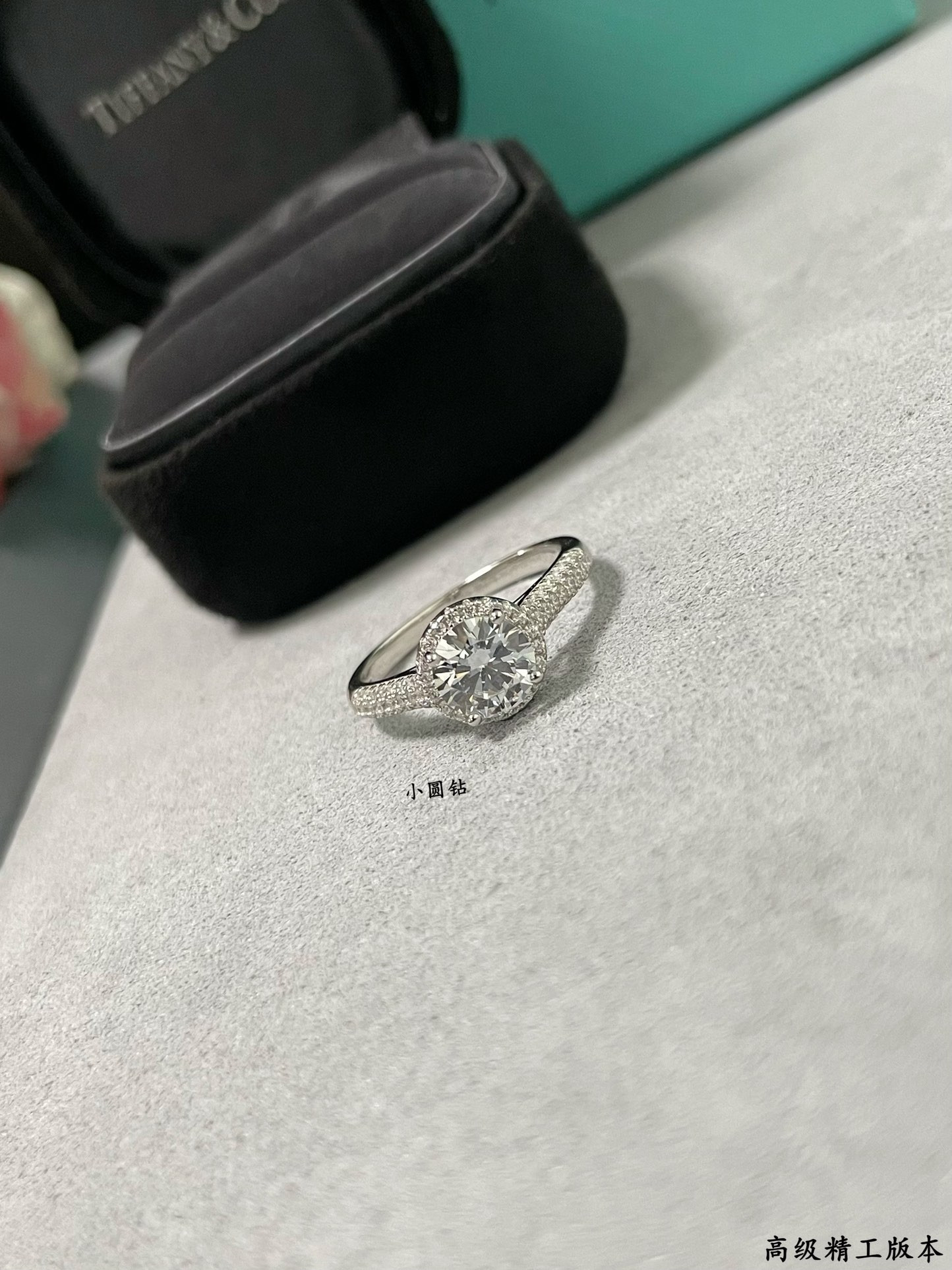 t*f*ny & co. petite solitaire round Di*m*nd ring ag925