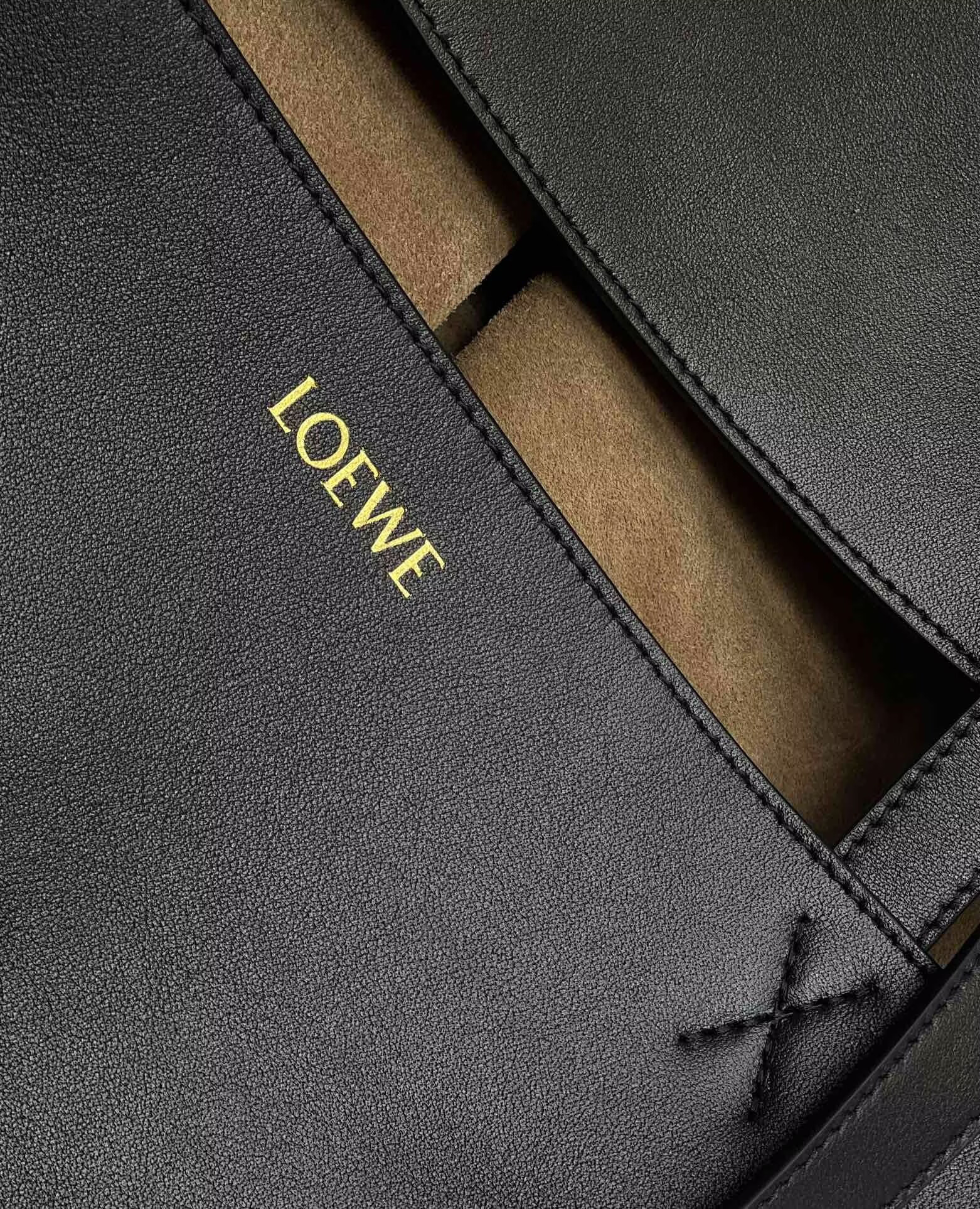 L0ew* extra large puzzle fold tote in shiny calfskin 42x41x18 cm
