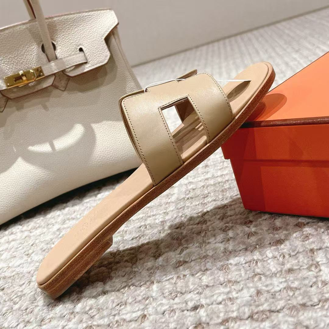 UA Hermès Oran sandal