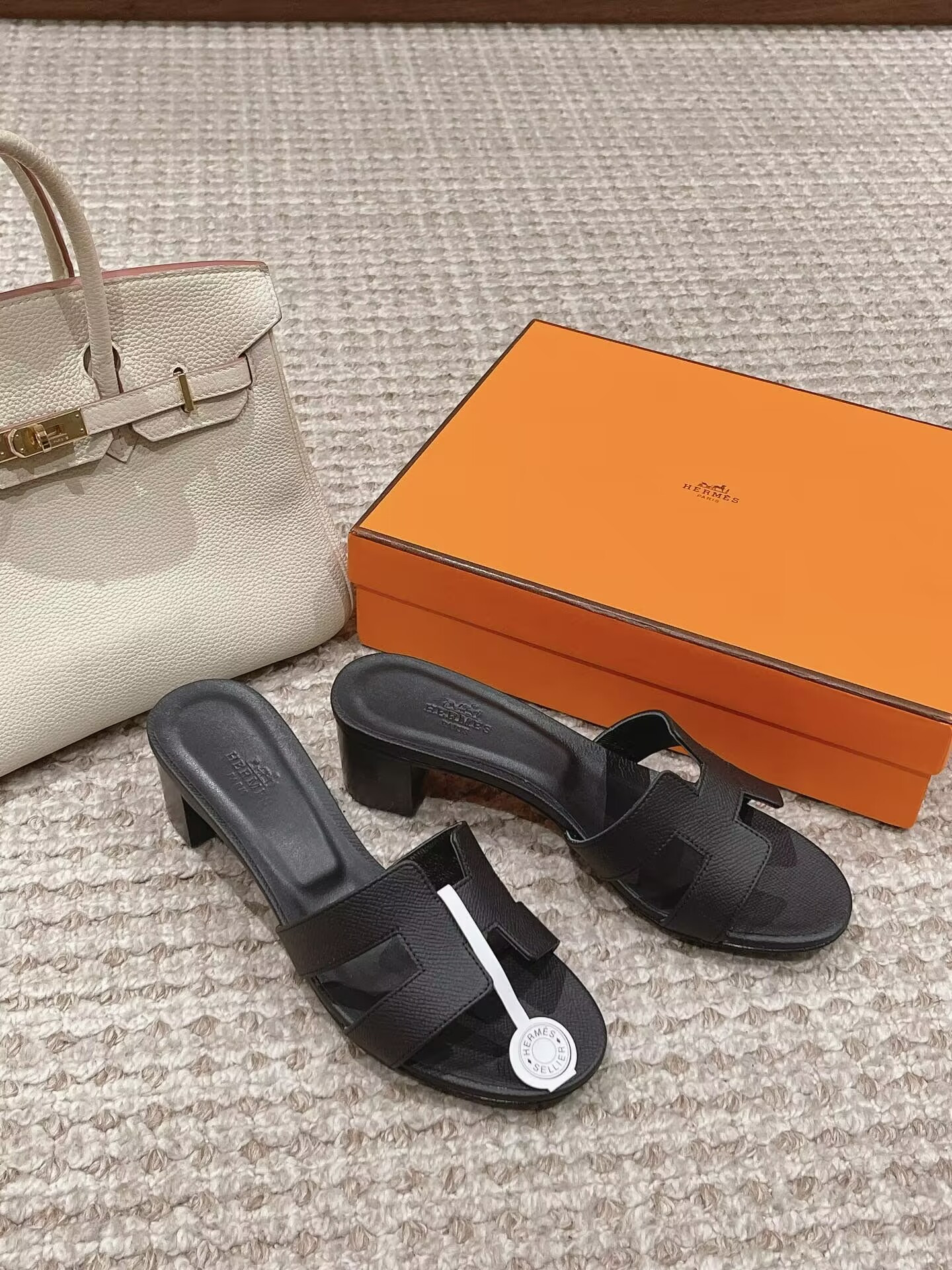 UA Hermès Oasis sandal