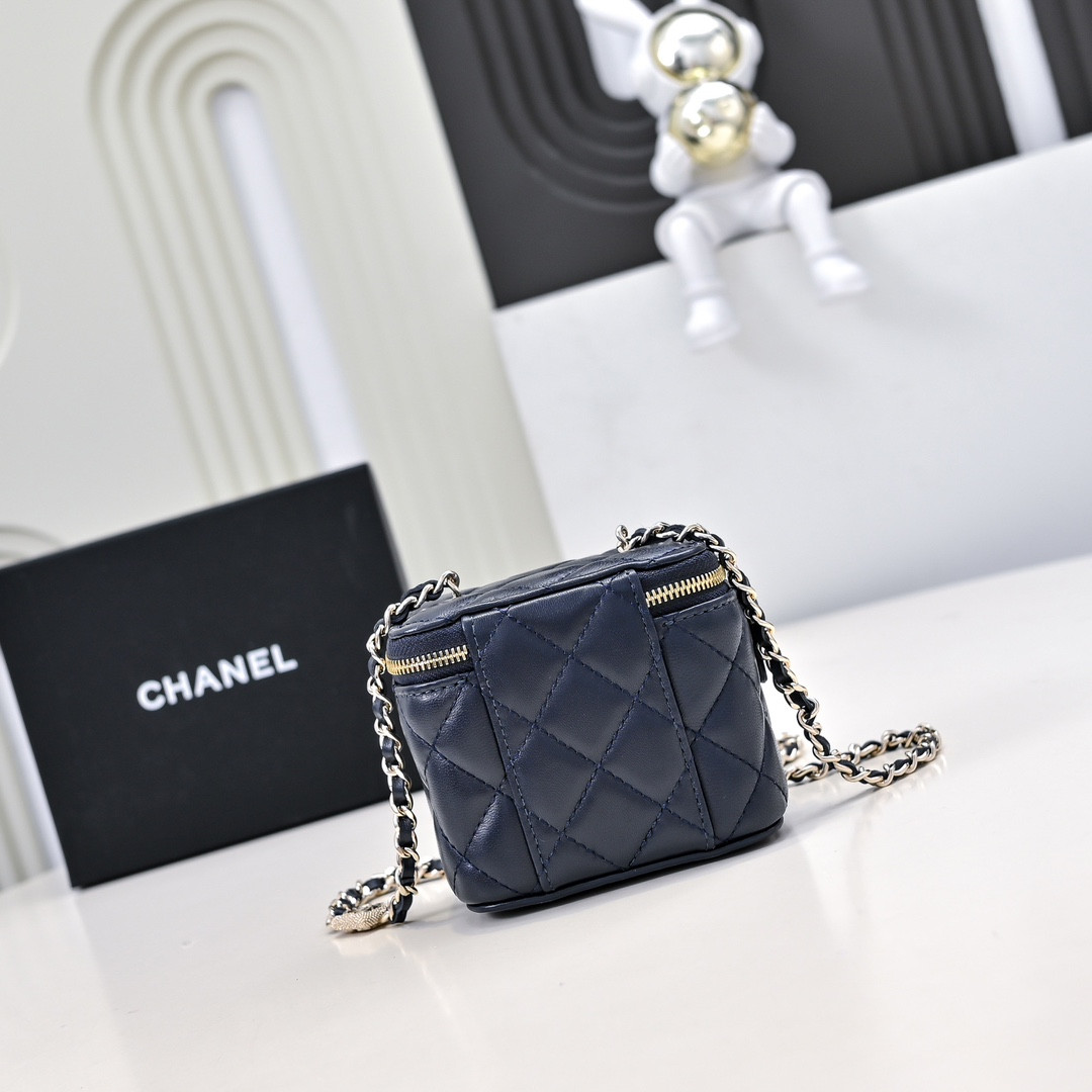 Ch*el small vanity with chain 11x8.5x7cm