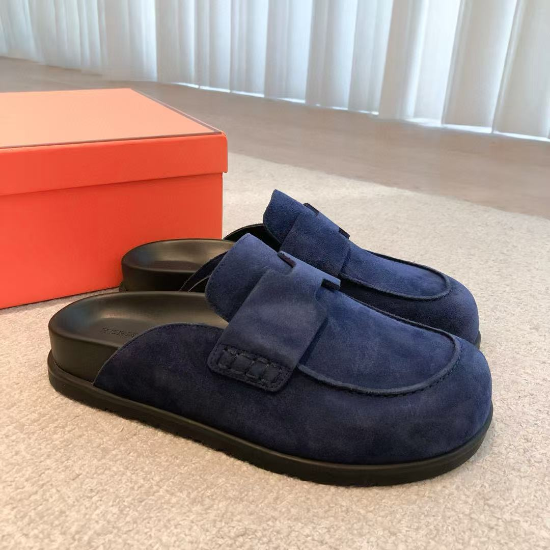 UA Hermès slippers