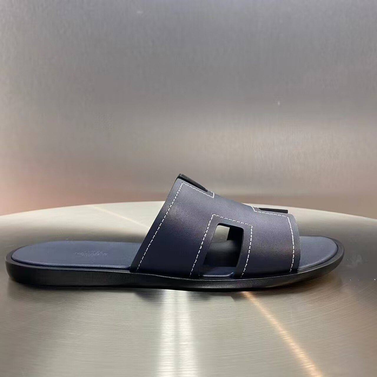 ua H**mes izmir sandal