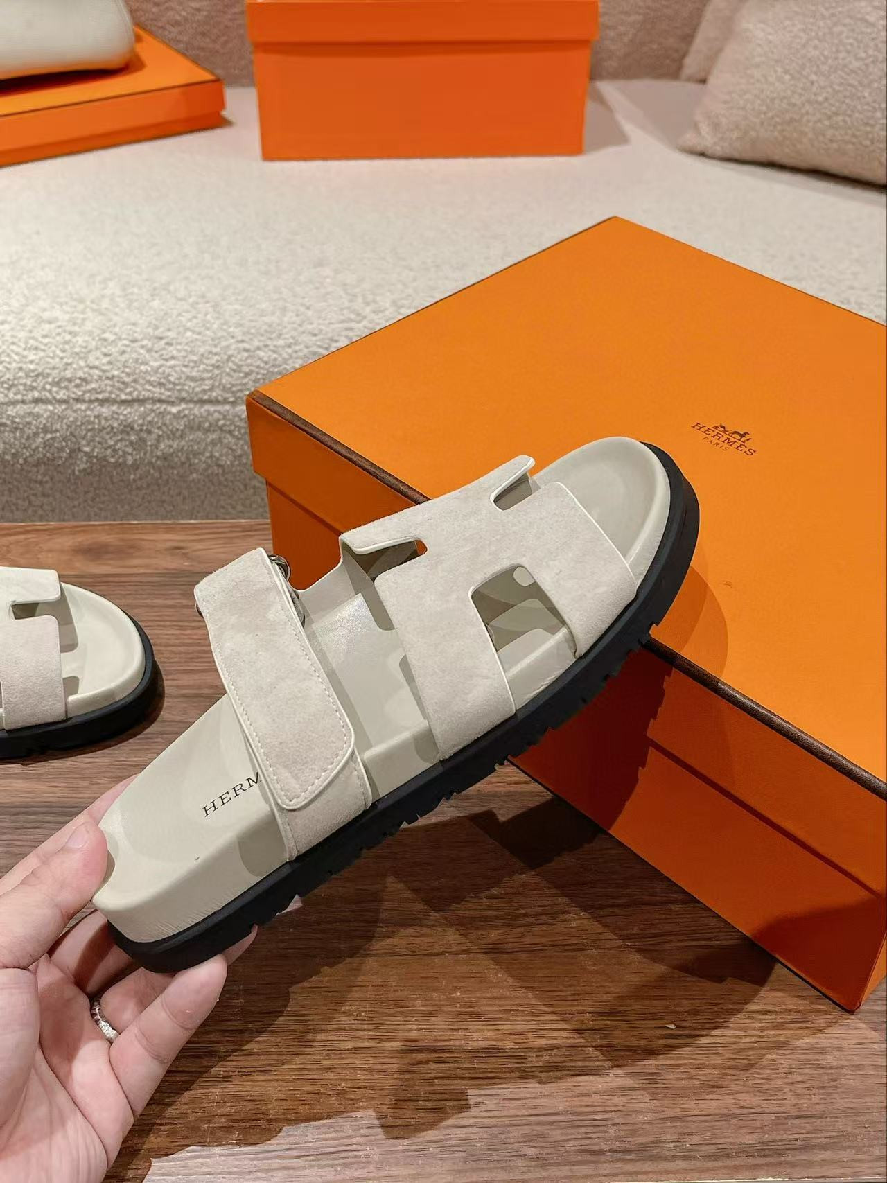 UA Hermès Chypre Sandal