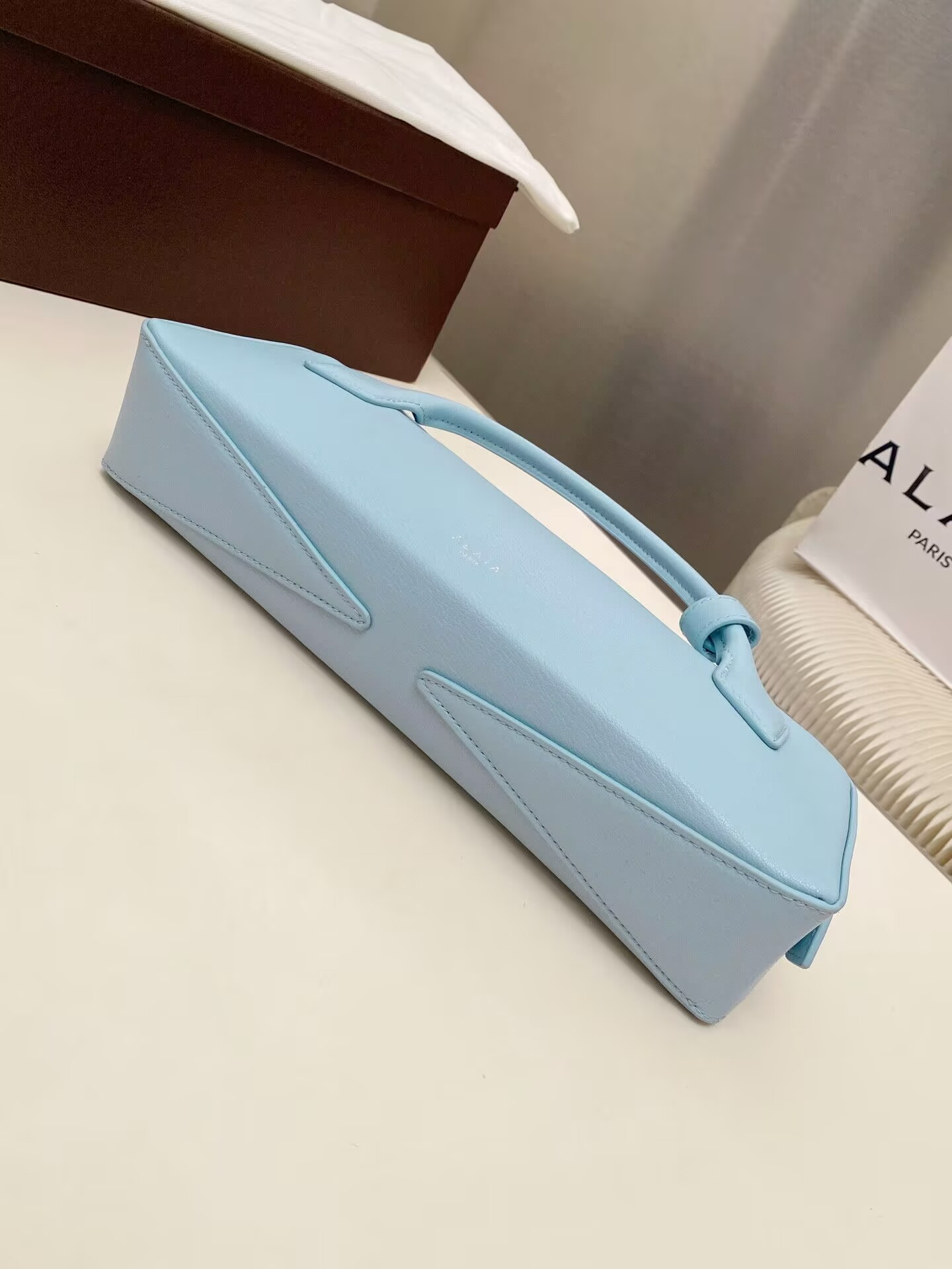 ALAÏA Le Teckel Clutch 31x17x10 cm