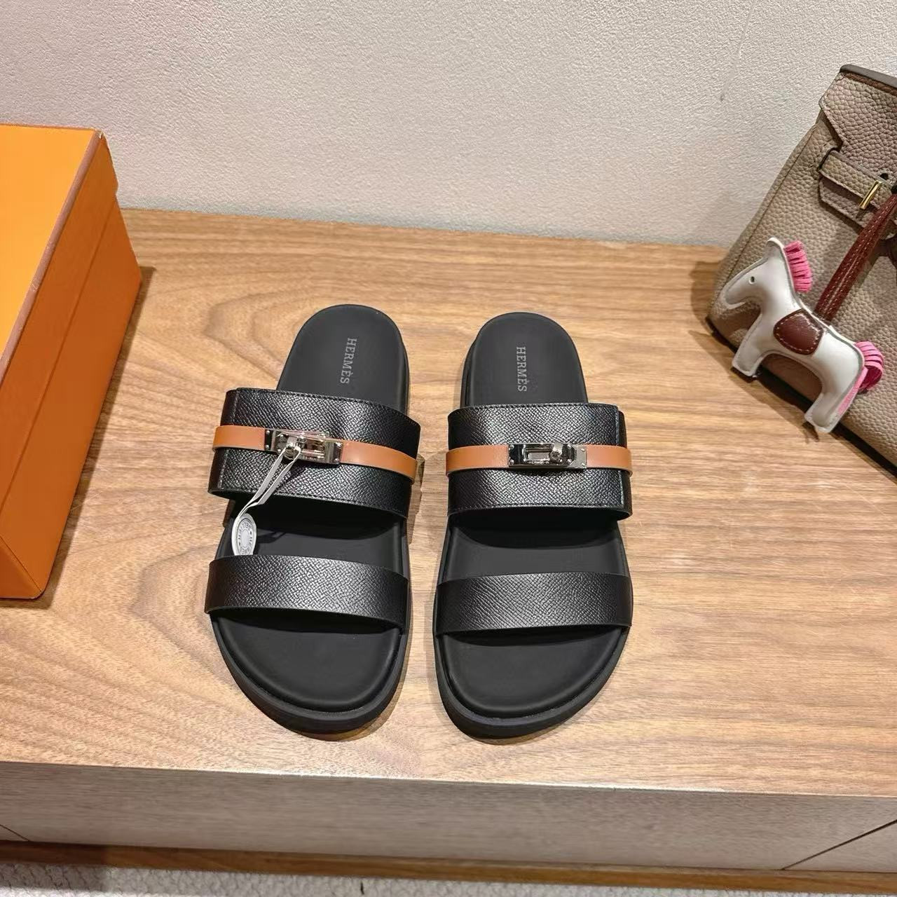 UA Hermès Jackson sandal