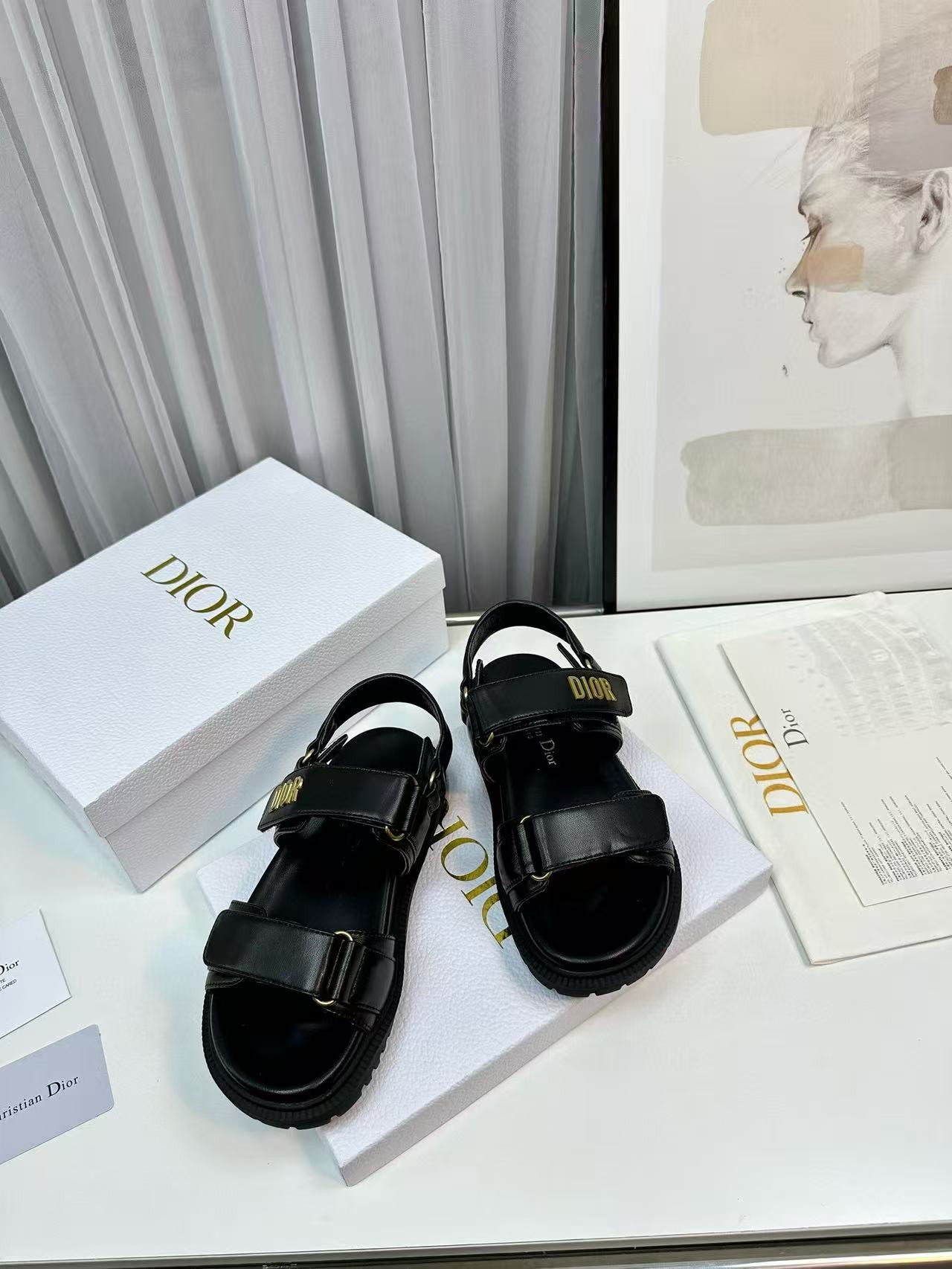 ua D*or D*oract sandal