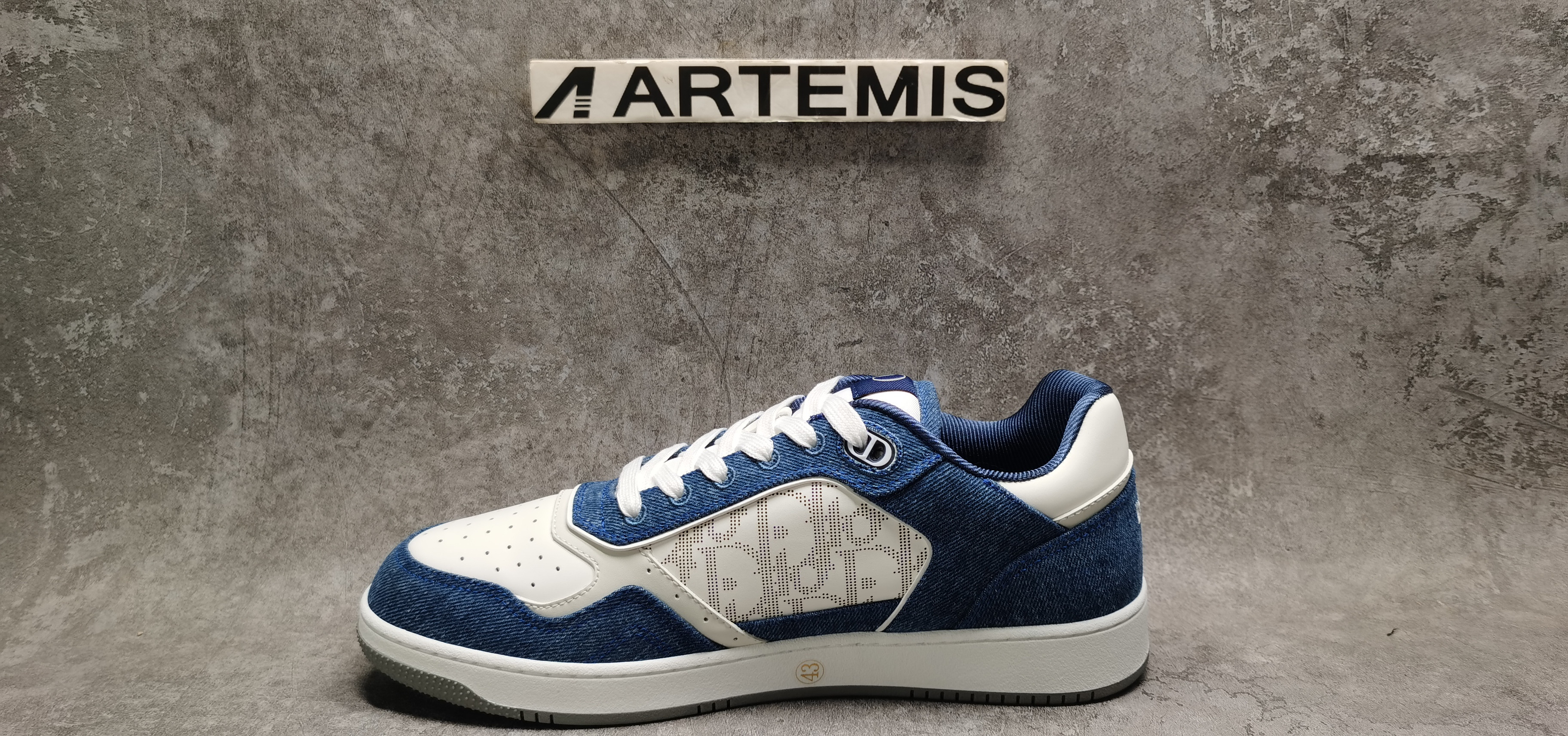 ua D*or b27 sneaker