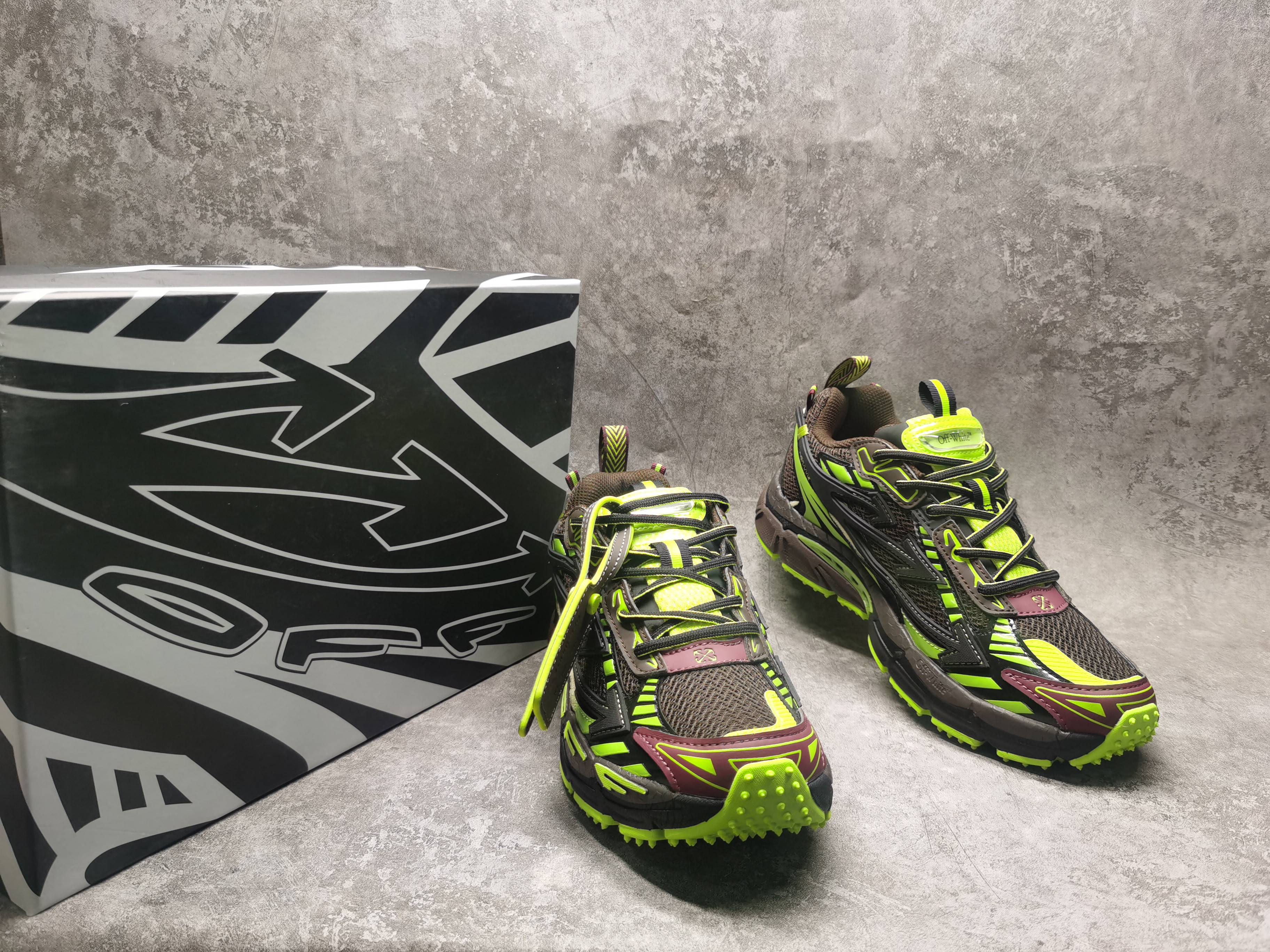 UA Off-White "BE RIGHT BACK"