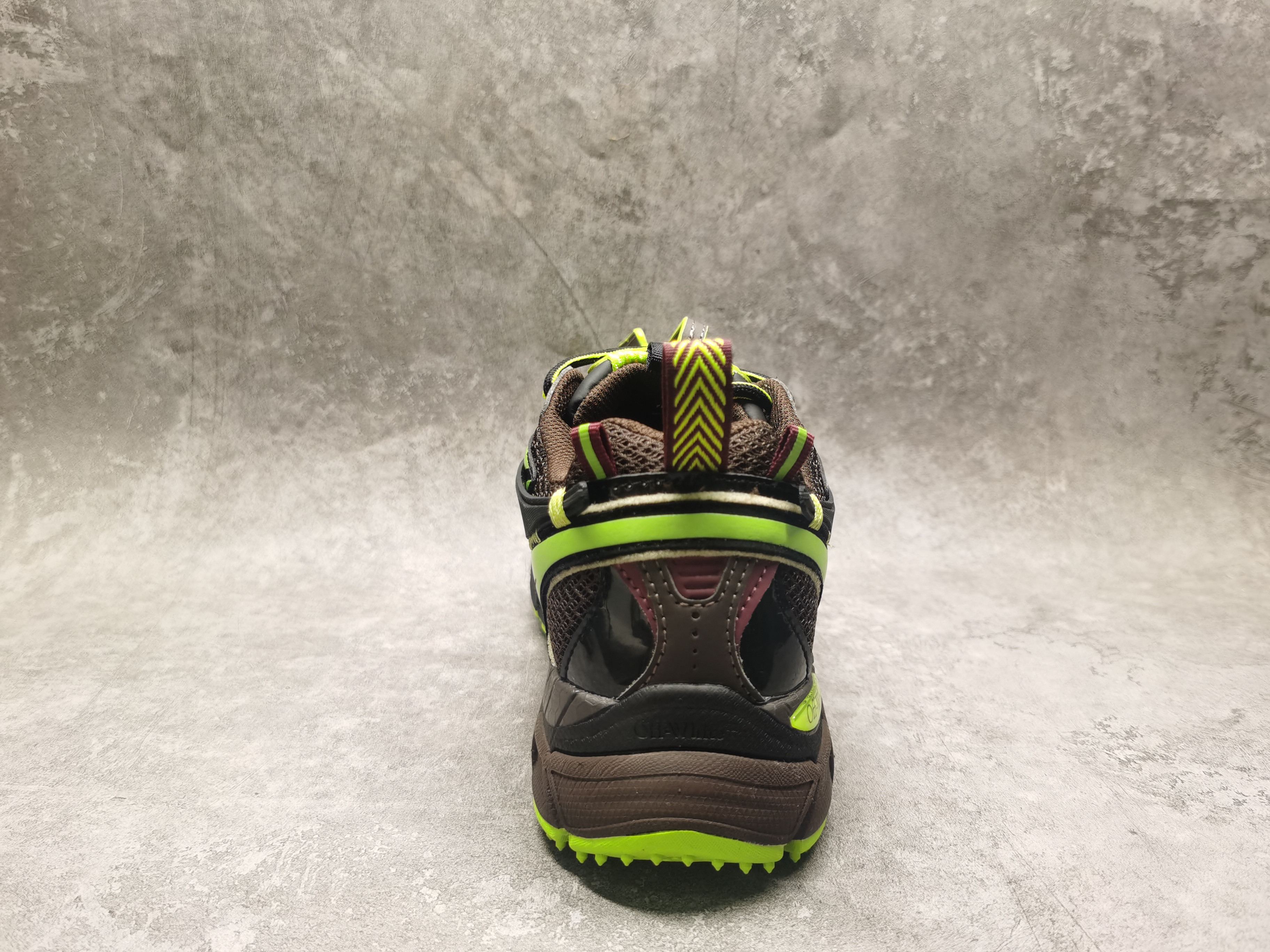 UA Off-White "BE RIGHT BACK"