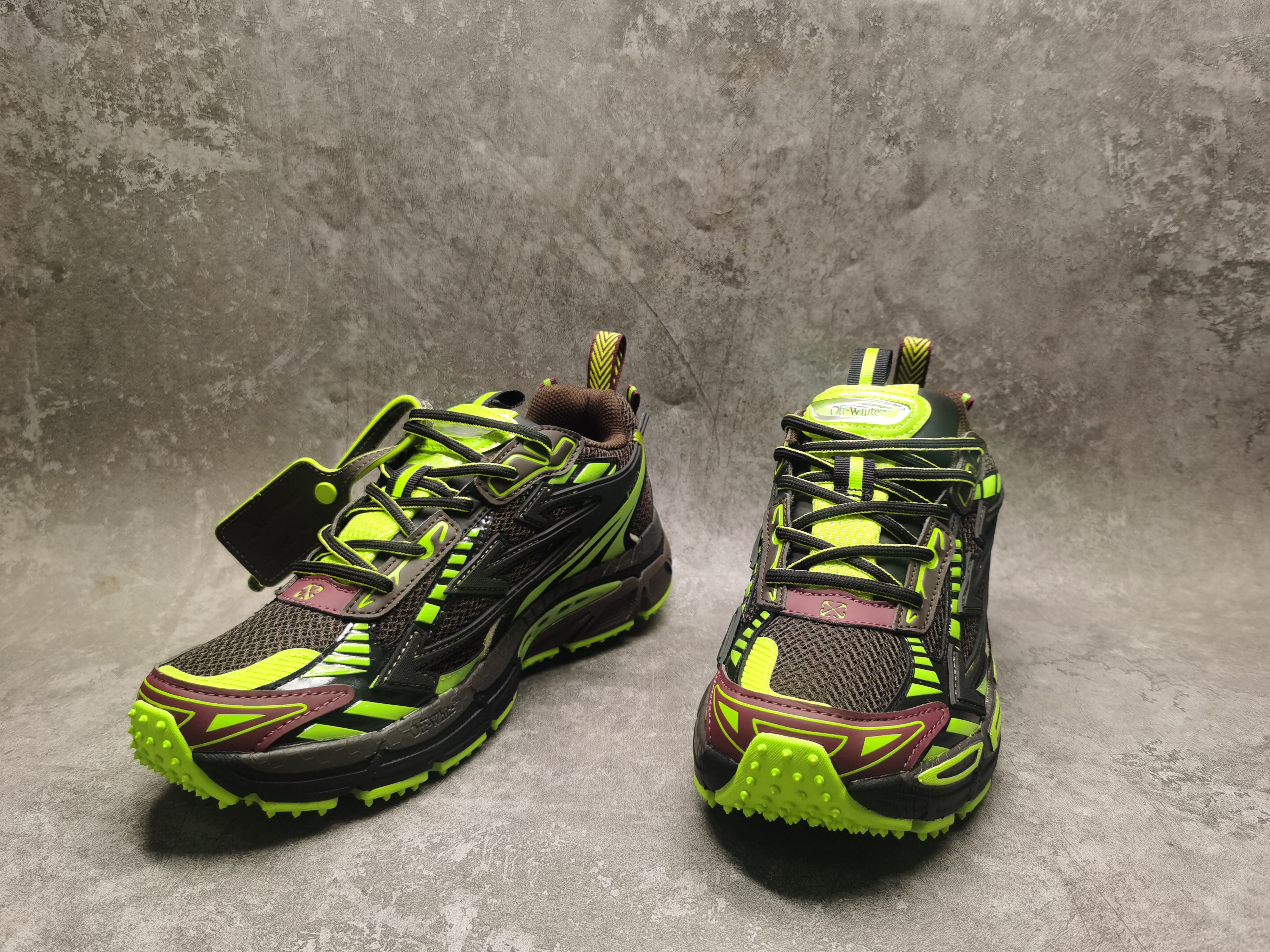 UA Off-White "BE RIGHT BACK"