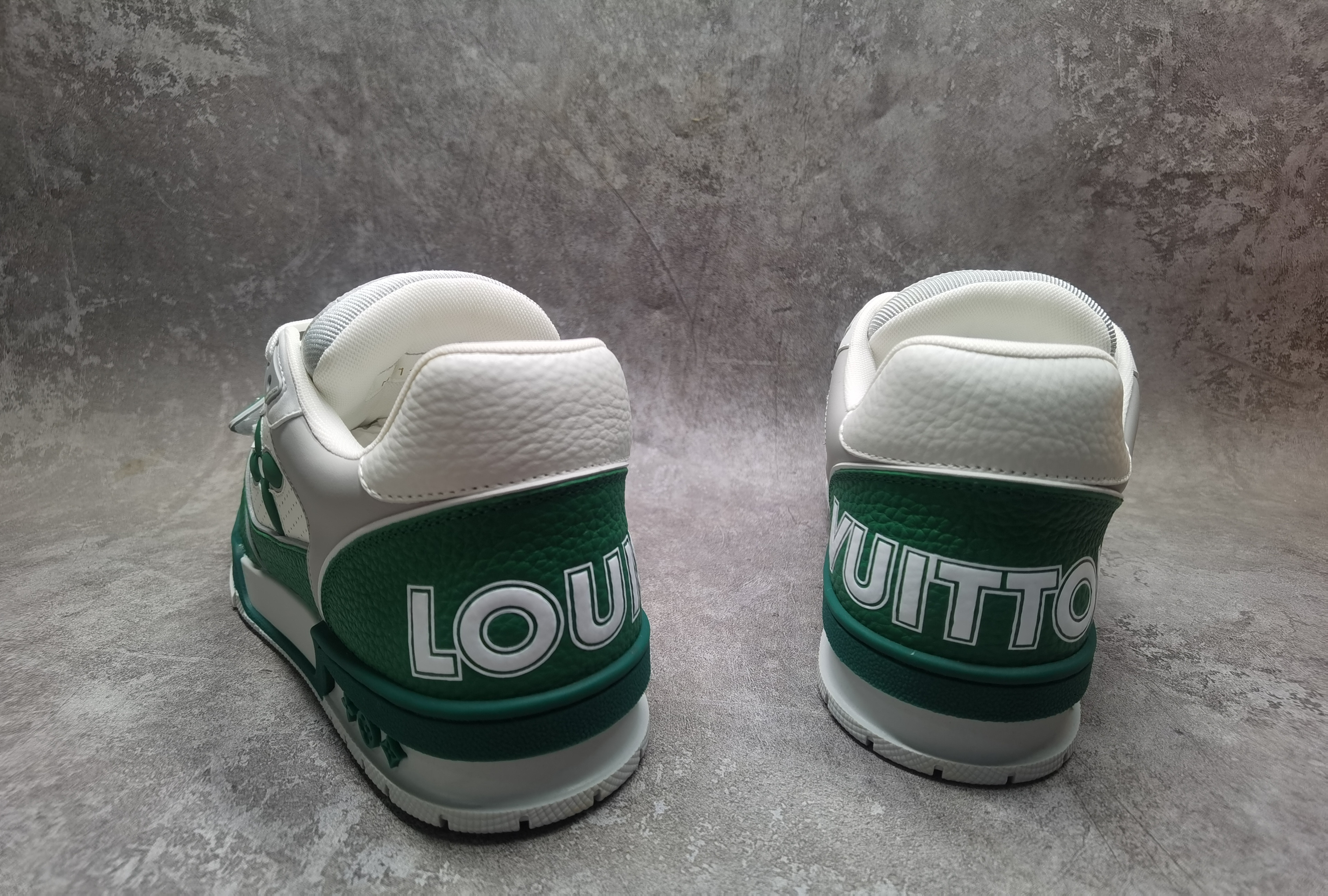 UA LV Trainer Sneaker