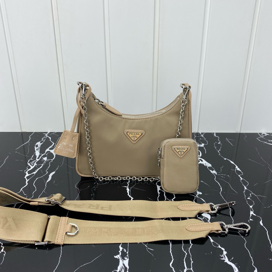 Pra*a re-edition 2005 re-nylon bag