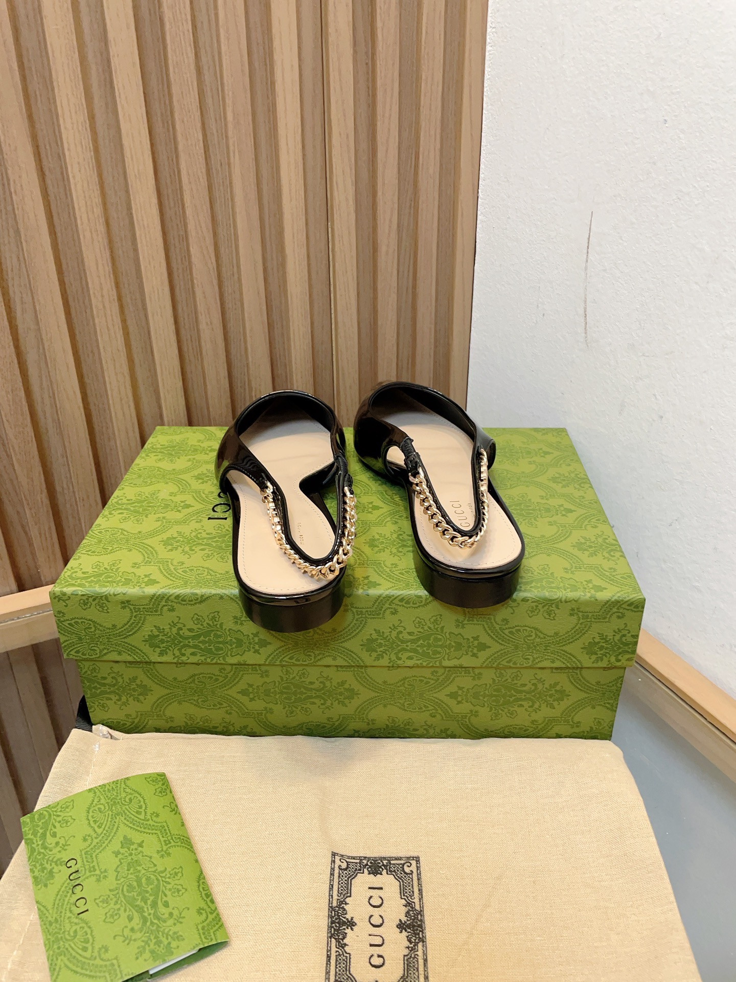 G*u*i signoria slingback pump flat shoes