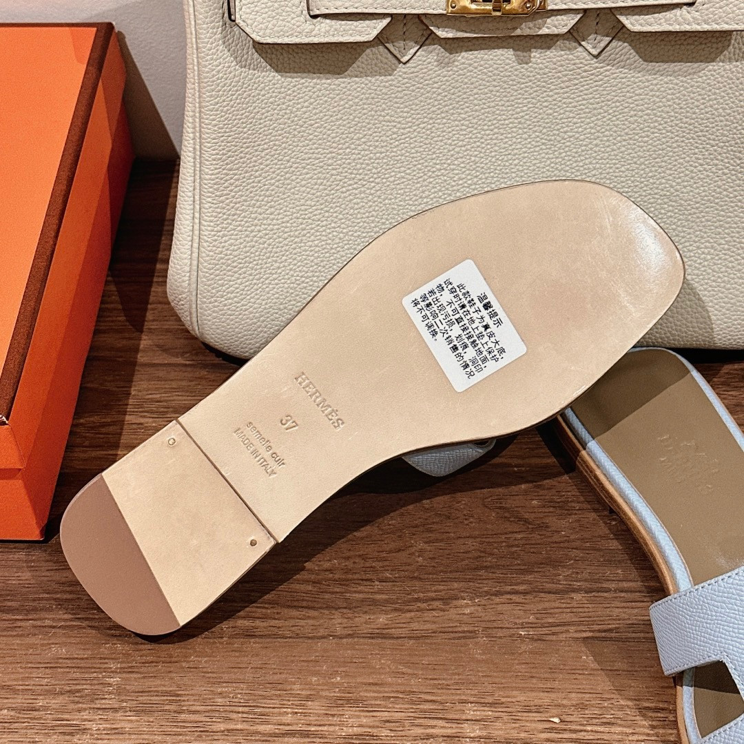 UA Hermès Oran sandal