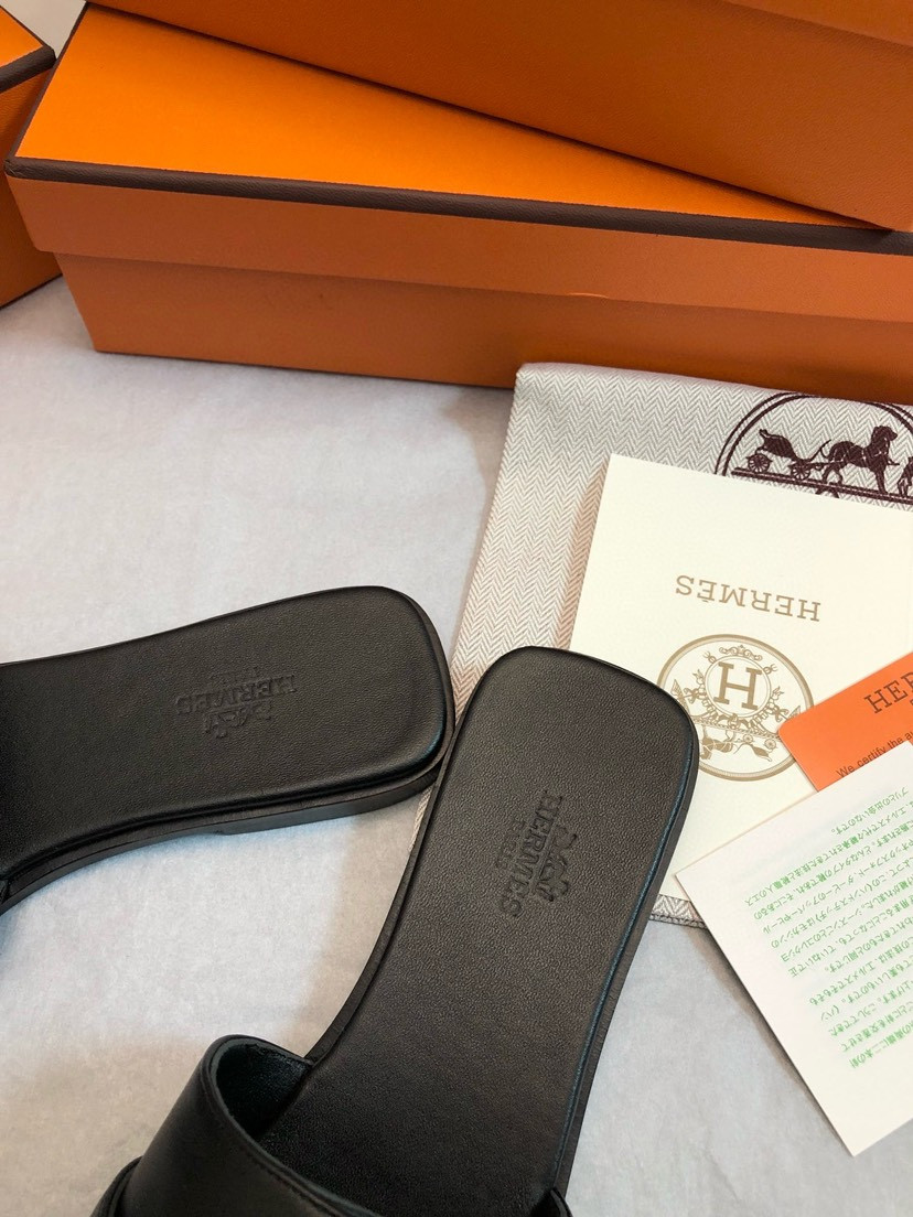 UA Hermès Giulia sandal
