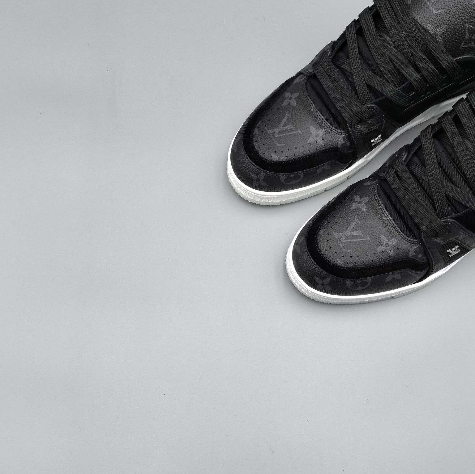 UA LV Trainer Sneaker